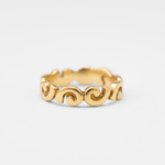 Artistic Gold Wavy Ring in 18k Gold Vermeil, ideal for birthdays and celebrations. Stylish design for everyday elegance.