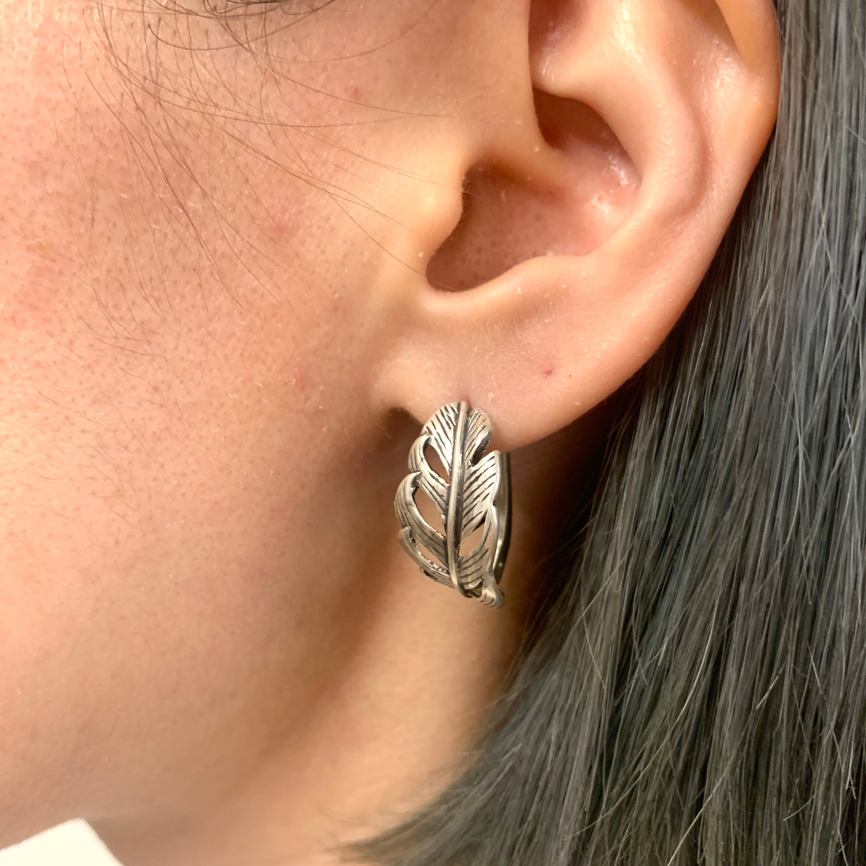 Feather Earrings, Nature Earrings, Silver Feather, Silver Leaf Earrings, Curved Feather, Feather Studs, Simple Earrings, 925 Silver Earrings