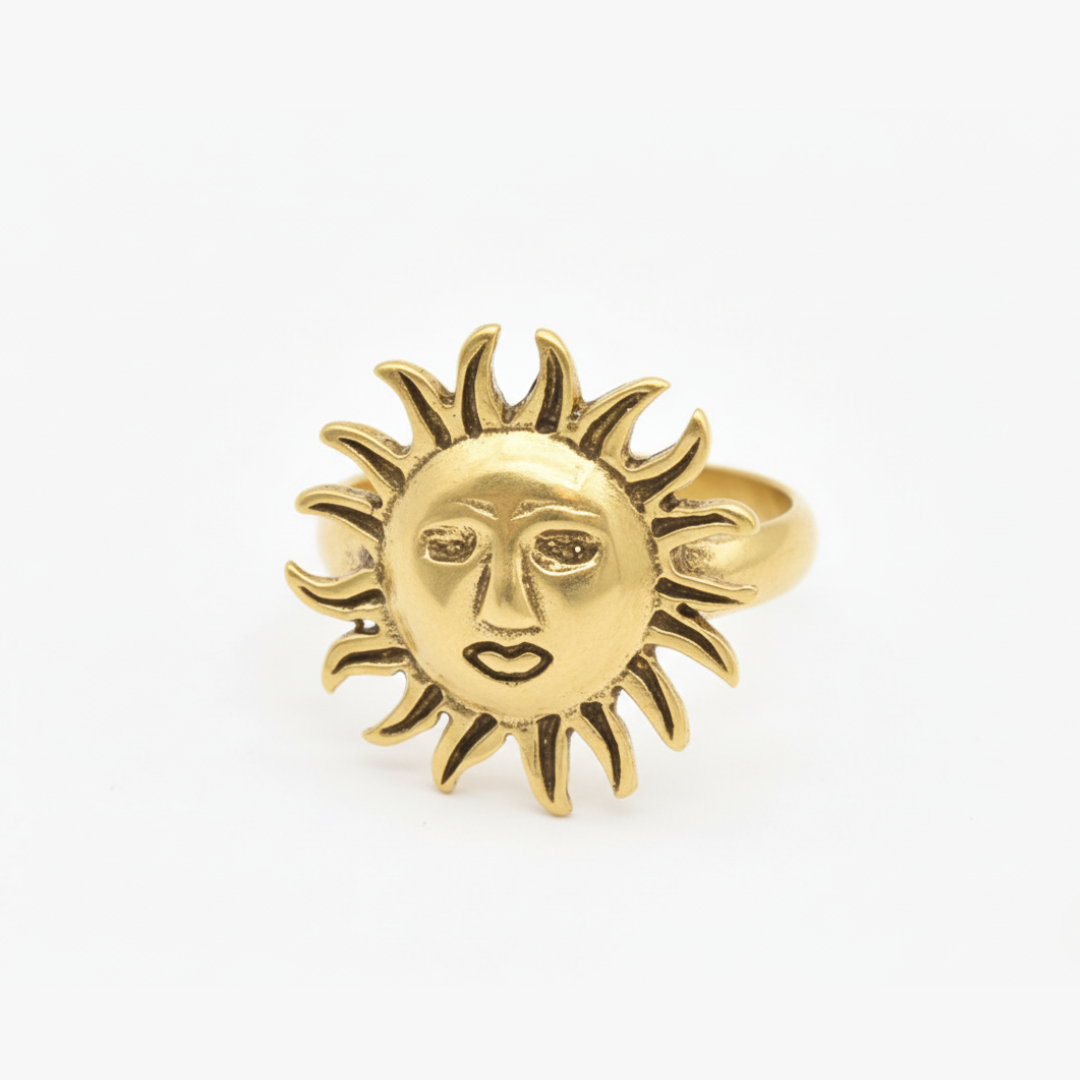 Chic Gold Sun Ring featuring a sun face design, crafted in 18k Gold Vermeil, perfect for daily wear and gifting.