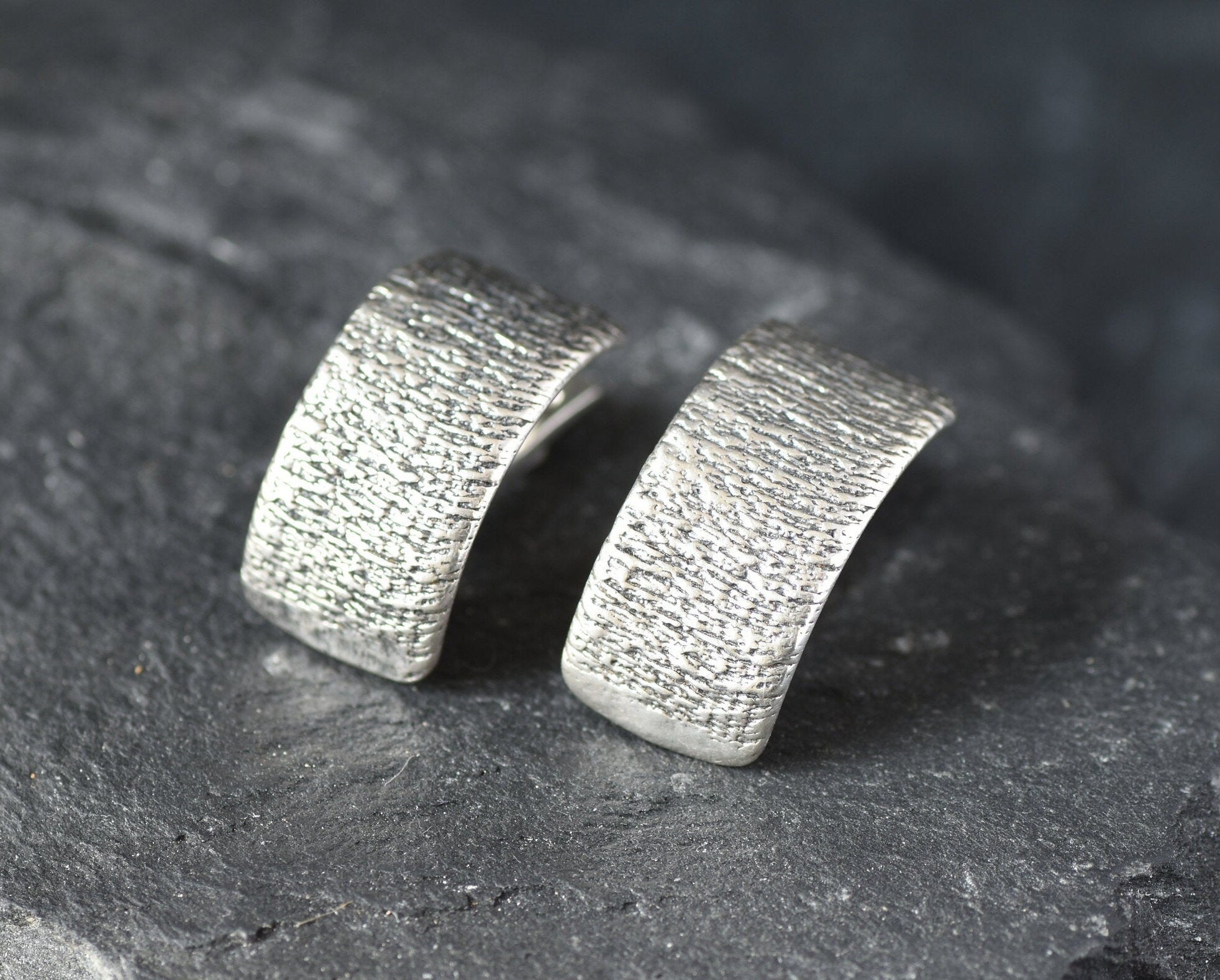 Silver Hoop Earrings, Textured Earrings, Thick Earrings, Wide Earrings, Curved Earrings, Hoop Earrings, Silver Earrings, 925 Solid Silver