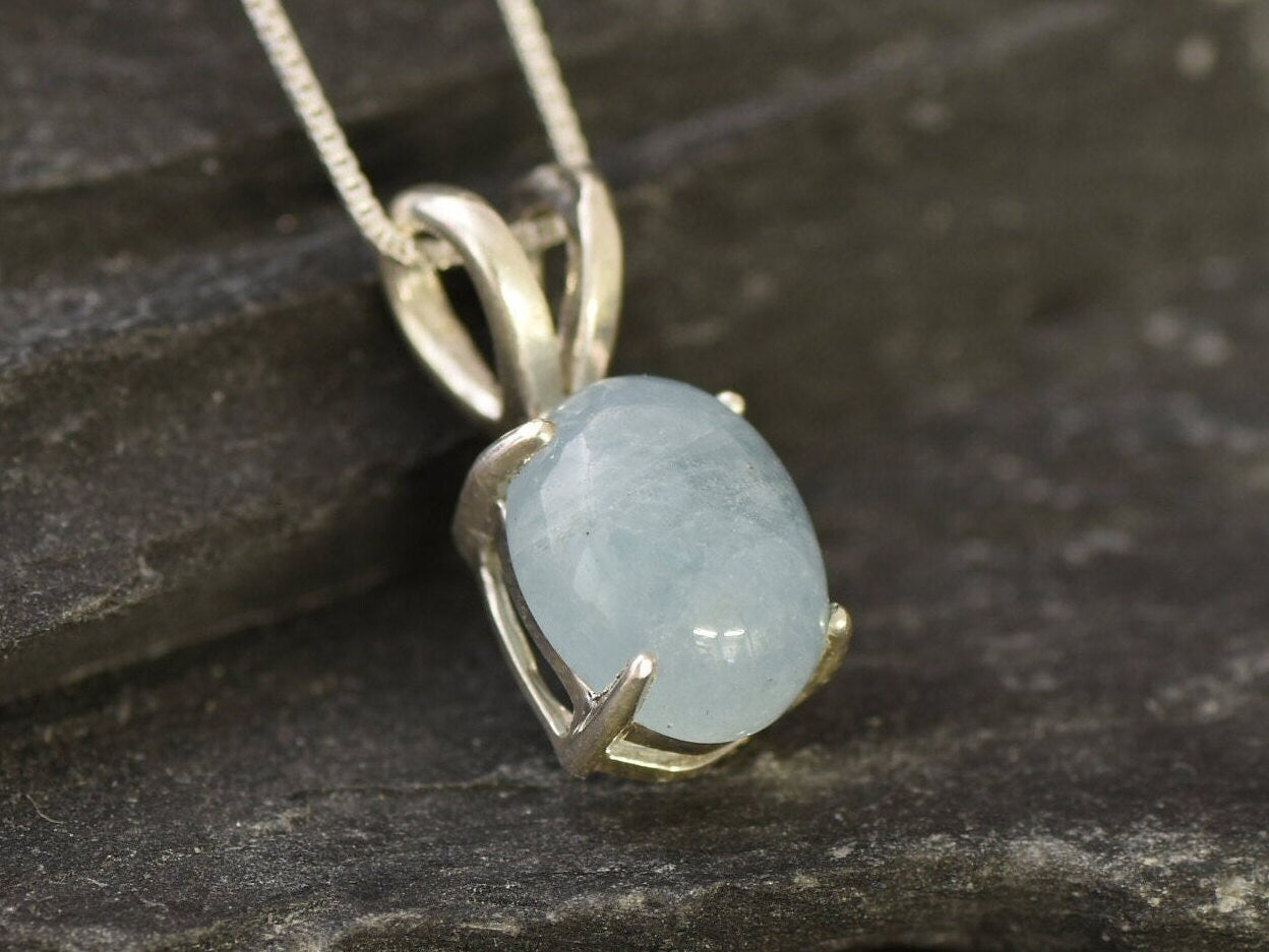 Aquamarine Pendant, Natural Aquamarine, March Birthstone, Blue Oval Pendant, Blue Pendant, Dainty Pendant, Aquamarine, 925 Solid Silver