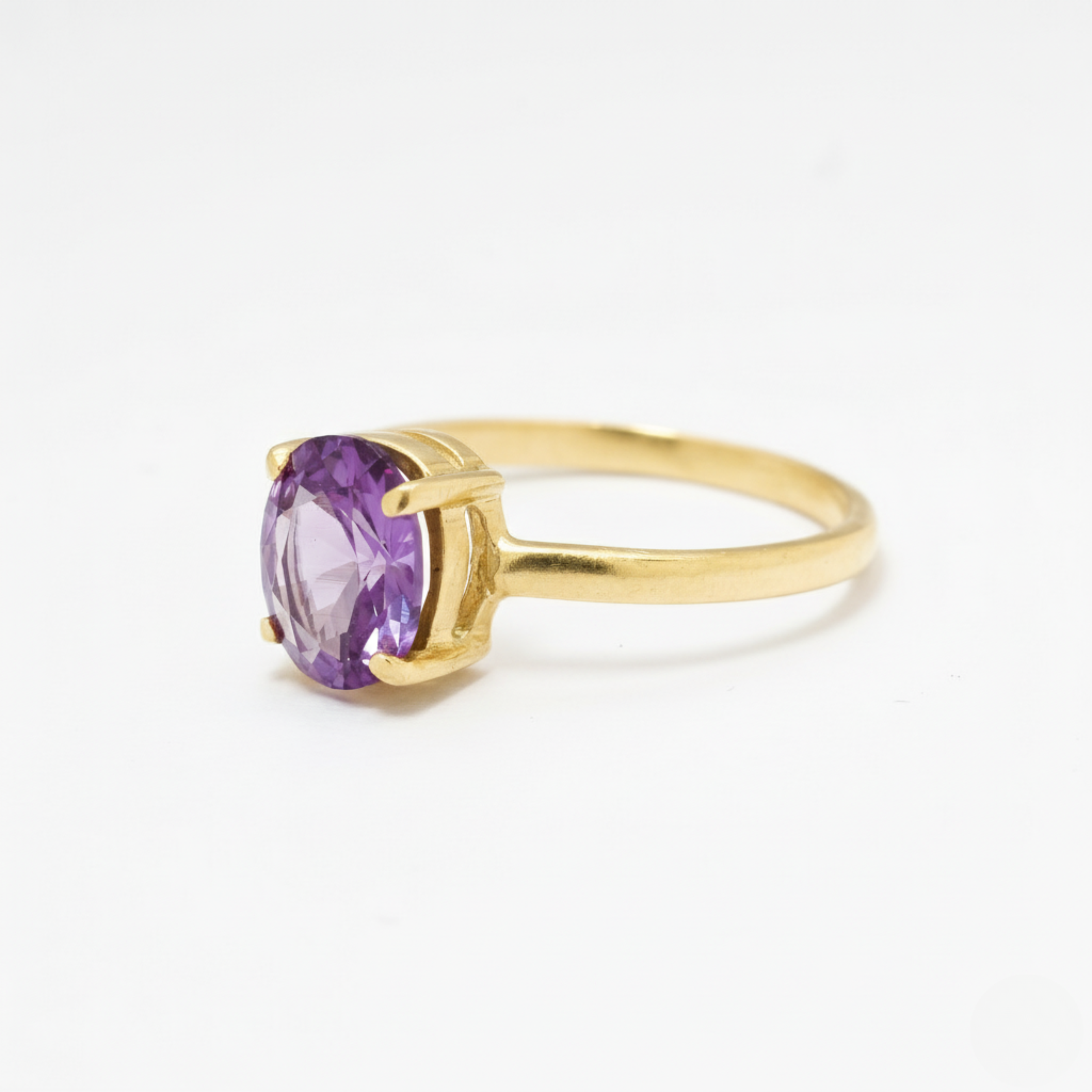 Chic Gold Vermeil Amethyst Ring - Purple Solitaire, perfect for daily elegance and celebrating special moments.