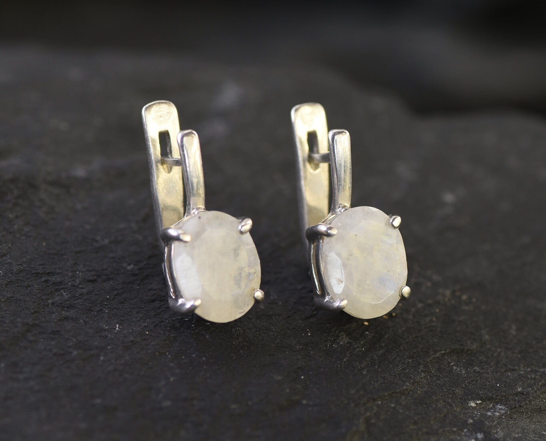 Moonstone Earrings, Natural Moonstone, June Birthstone, White Dainty Earrings, Oval Earrings, Gem Earrings, Rainbow Moonstone, 925 Silver