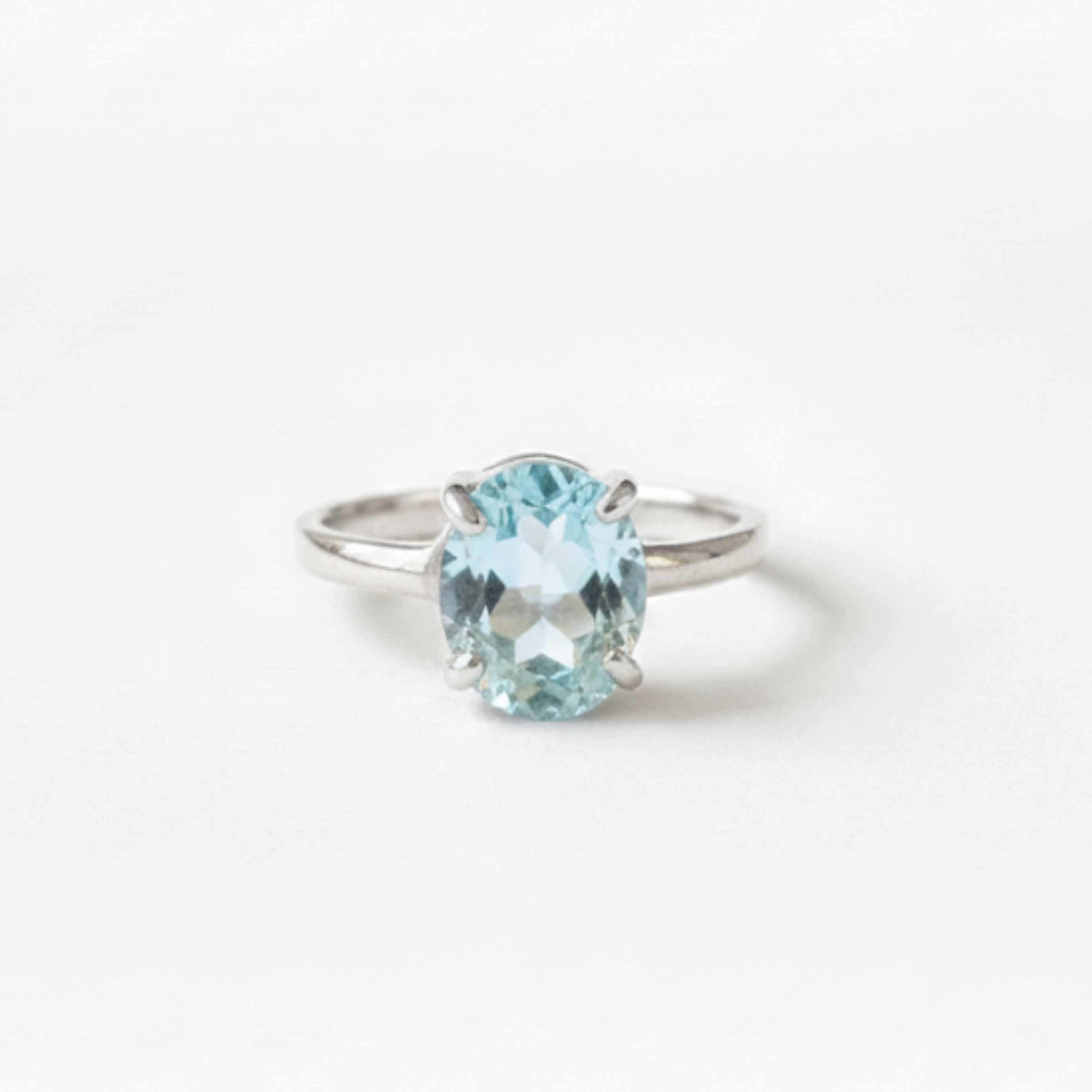 Stunning Sky Blue Topaz Solitaire Ring in Vintage Oval Style - Crafted from 925 Sterling Silver, ideal for gifting and daily wear.