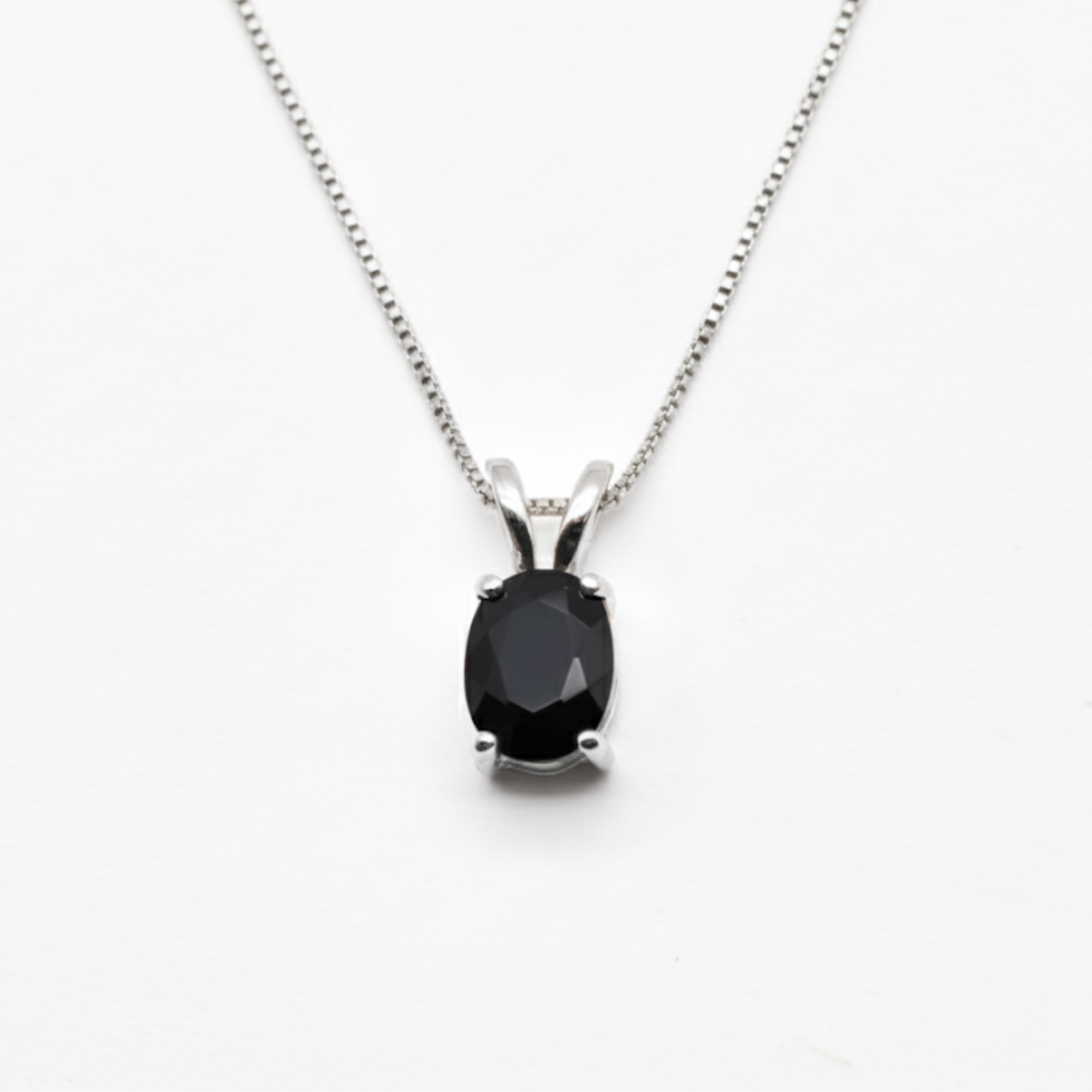 Stunning Silver Onyx Necklace featuring natural black onyx and sparkling diamonds, perfect for special occasions and everyday elegance.