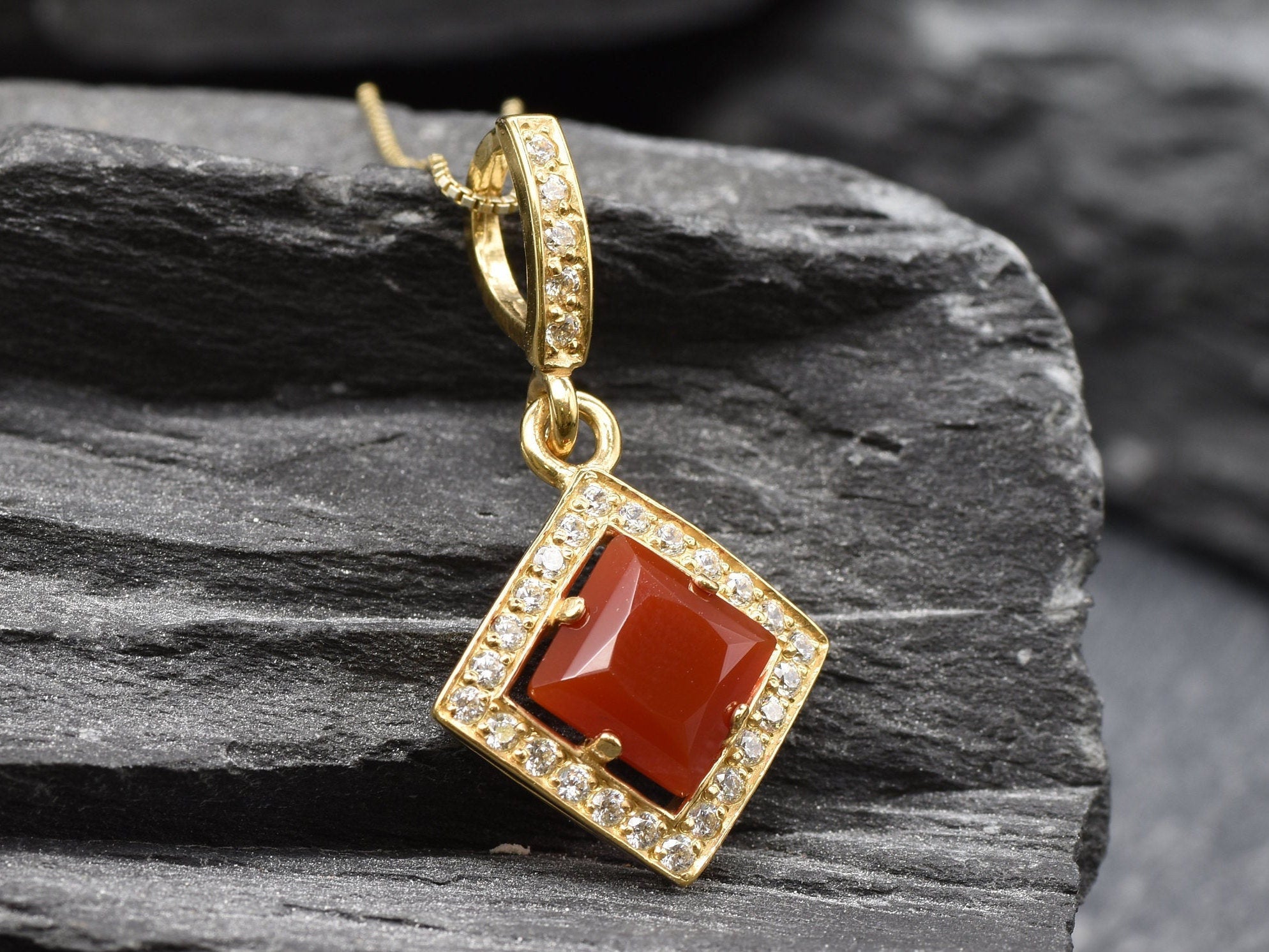 Gold Carnelian Pendant, Natural Carnelian, Gold Square Pendant, Vintage Pendant, Carnelian Pendant, Red Pendant, Long Pendant, Gift For Her