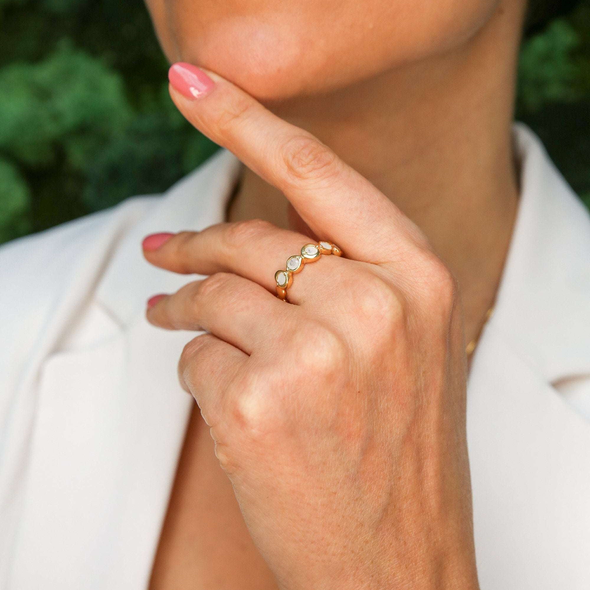 18k Gold Vermeil Natural Sapphire Ring featuring a round blue sapphire, perfect September birthday gift for significance and style.