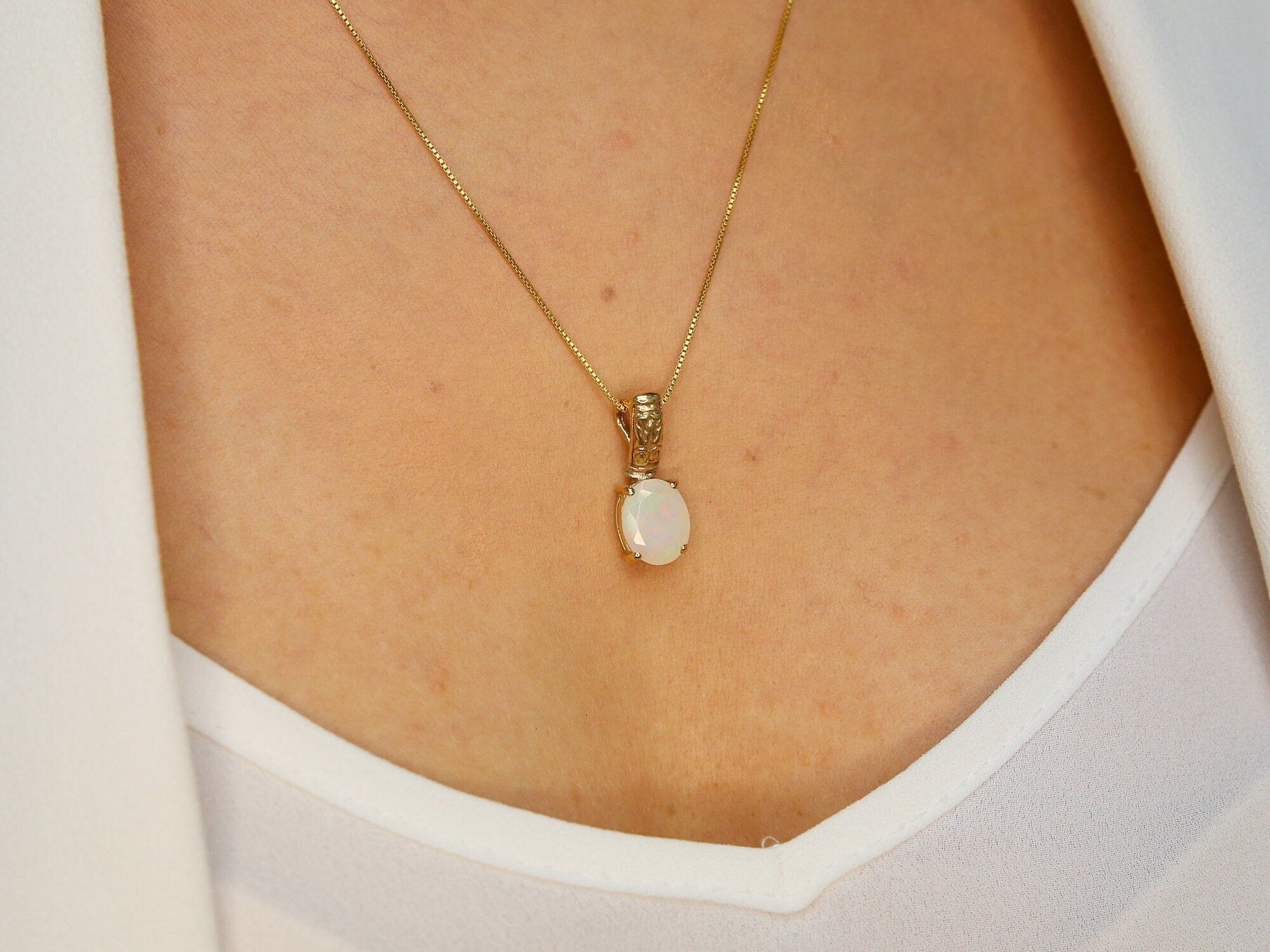 Gold Opal Pendant, Oval Opal Necklace, Ethiopian Opal, White Opal Pendant, October Birthstone, Gold Vintage Pendant, Opal Necklace, Vermeil(3)