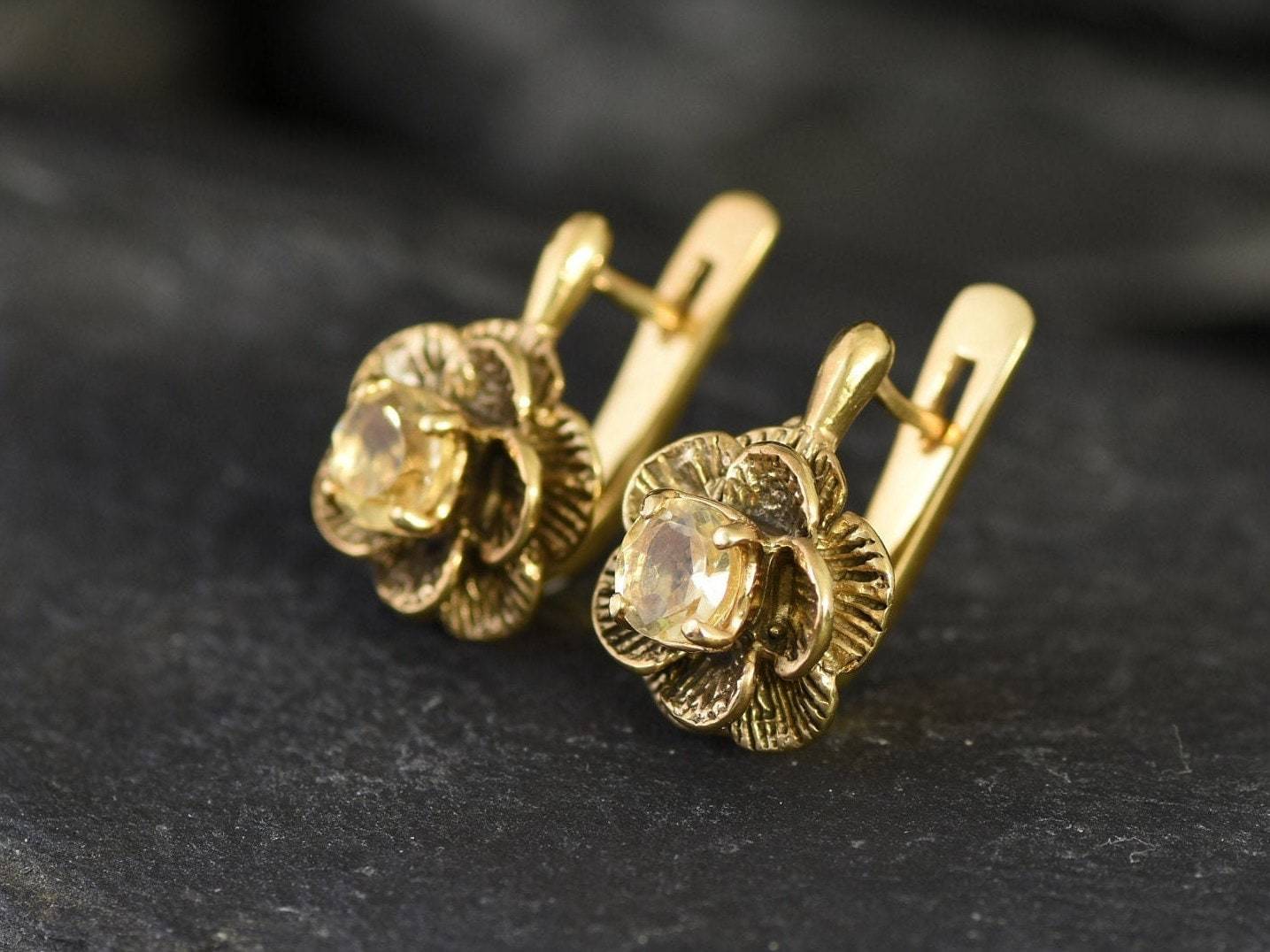 Gold Citrine Studs, Natural Citrine, Gold Flower Earrings, November Birthstone, Yellow Flower Studs, Gold Nature Earrings, Rose Earrings