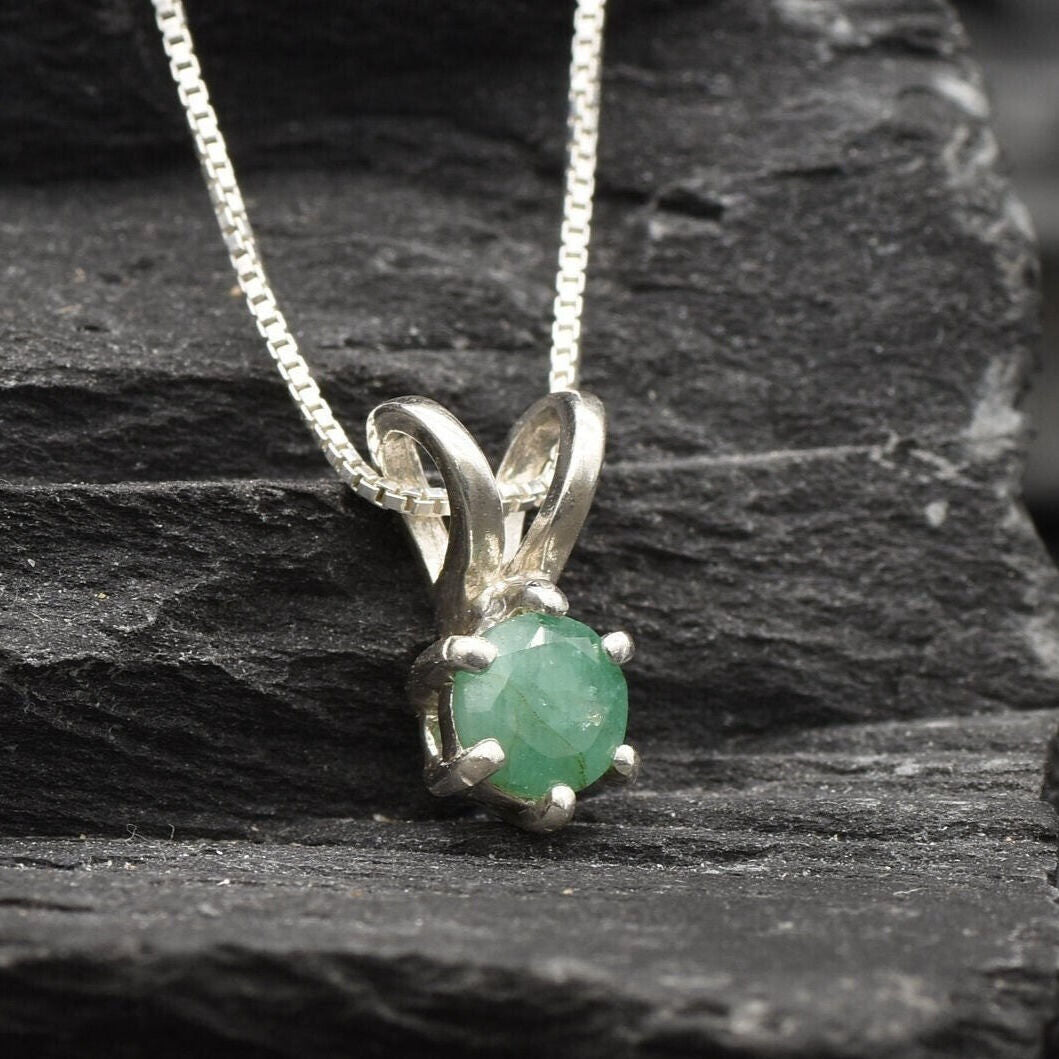 Natural Emerald Pendant made in 925 Sterling Silver with Round Natural Green Emerald in Prong setting, May Birthstone gift idea, symbolizes growth, harmony, and deep emotional healing, ideal for everyday wear and perfect for birthday gifting and special occasions.