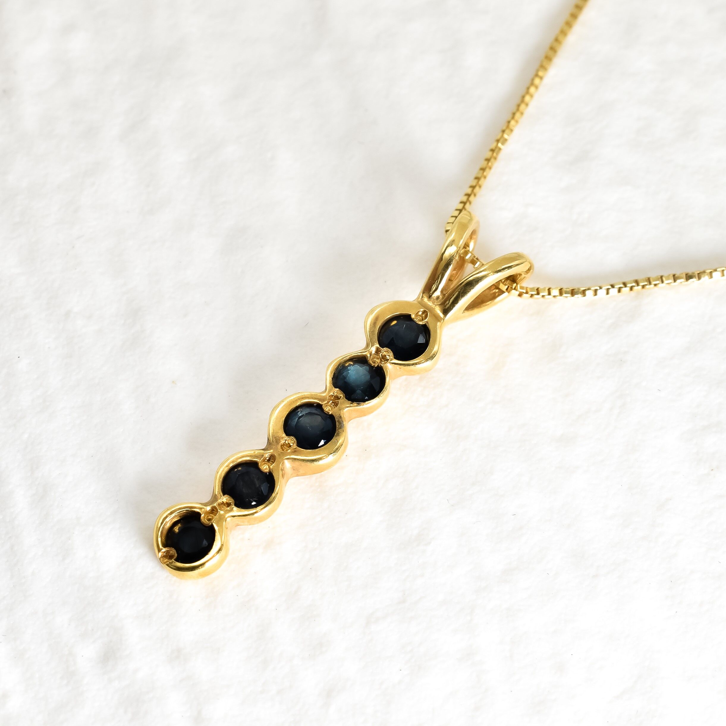 Gold Sapphire Pendant, Gold Bubble Pendant, Natural Sapphire, September Birthstone, Blue Pendant, Dainty Pendant, Vertical Pendant, Vermeil