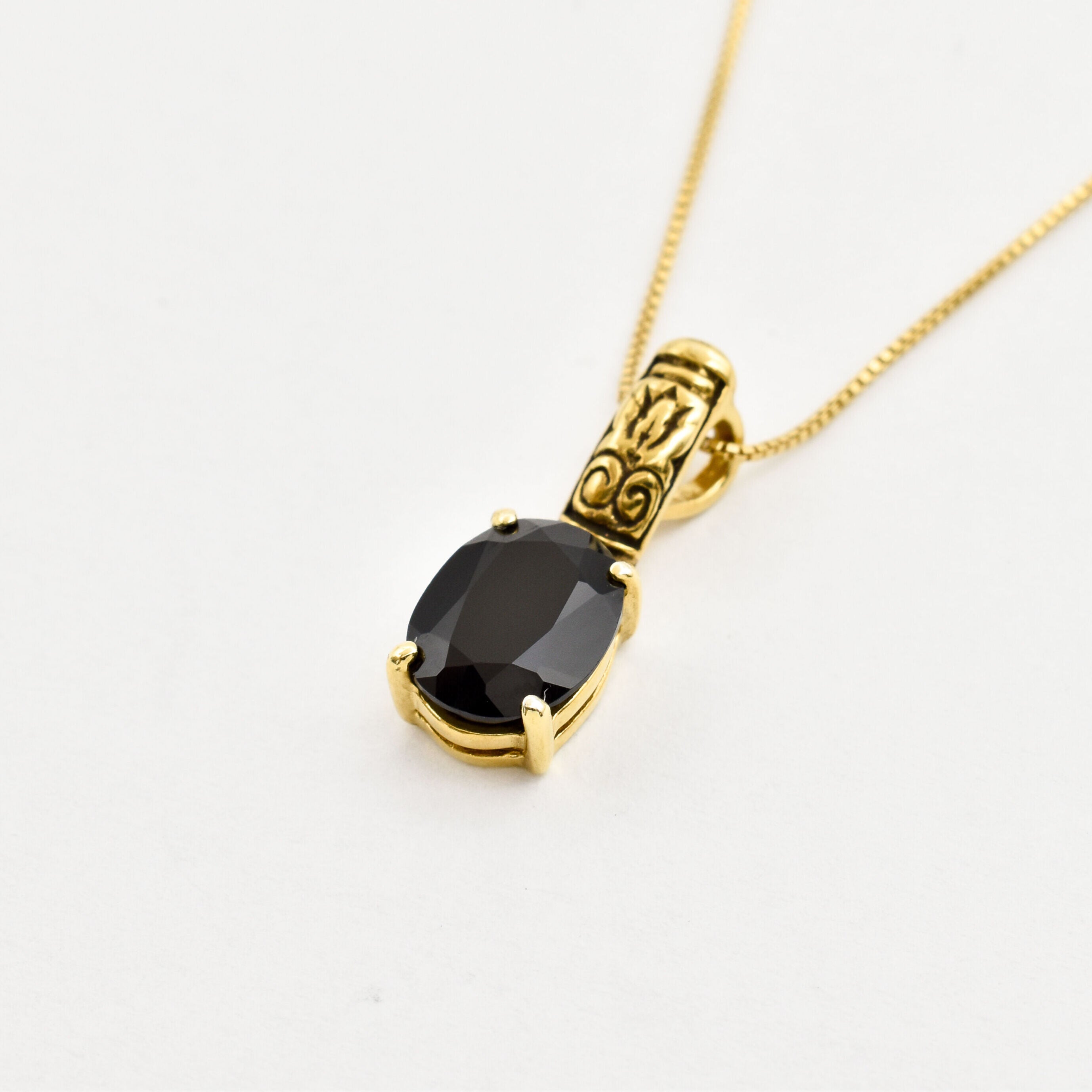 Gold Onyx Pendant, Antique Onyx, Black Oval Necklace, Black Dainty Pendant, Dainty Black Pendant, Strength Necklace, Gold Vermeil Pendant