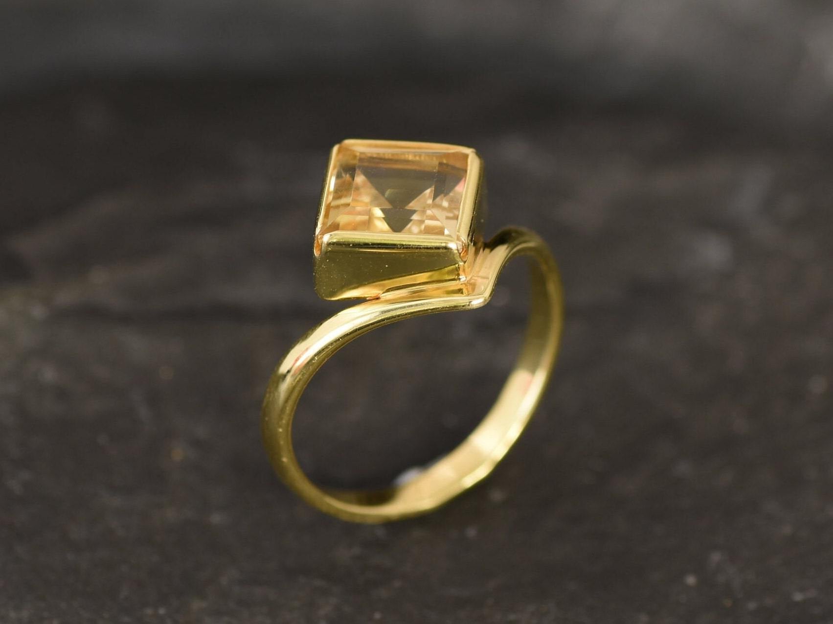 Gold Citrine Ring, Natural Citrine, November Ring, Gold Solitaire Ring, Vintage Gold Ring, Citrine Ring, Yellow Dimond Ring, 925 Silver Ring