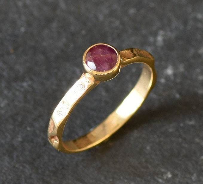 Gold Ruby Ring, Created Ruby, Ruby Solitaire Ring, Round Ruby Ring, Ruby Promise Ring, Created Ruby Ring, Red Stone Ring, Hammered Band, 18K