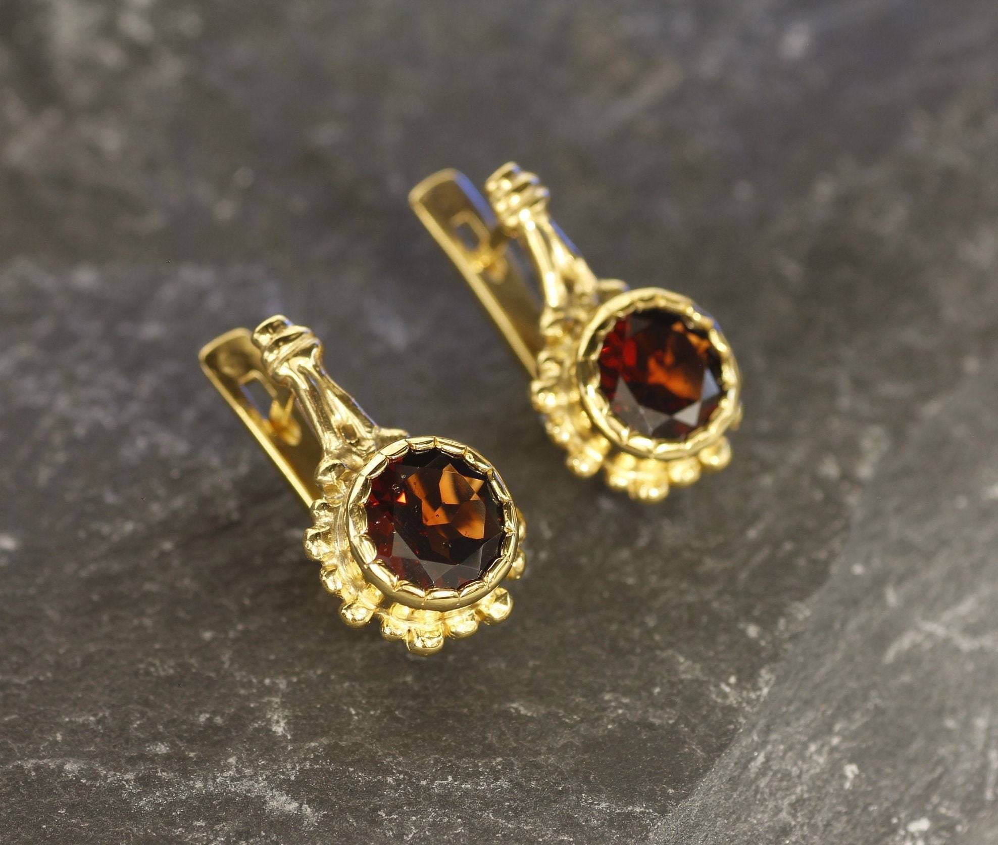Gold Garnet Earrings, Natural Garnet, Vintage Earrings, January Birthstone, Gold Plated Studs, Antique Earrings, Flower Earrings, Vermeil