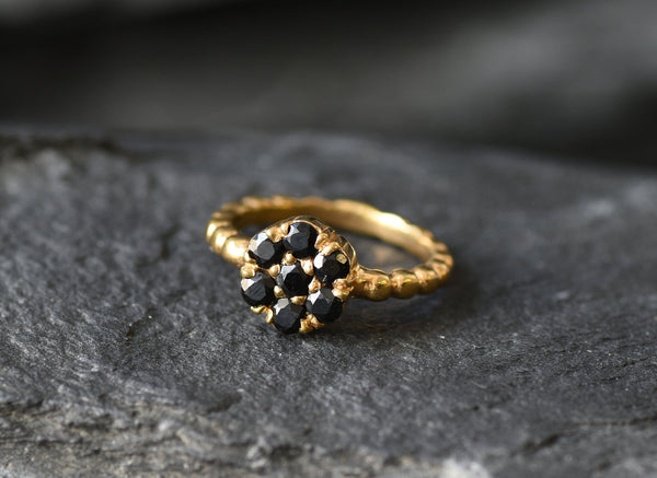 Onyx Gold Flower Ring - Daisy Ring, Natural Onyx Ring, Dainty Onyx
