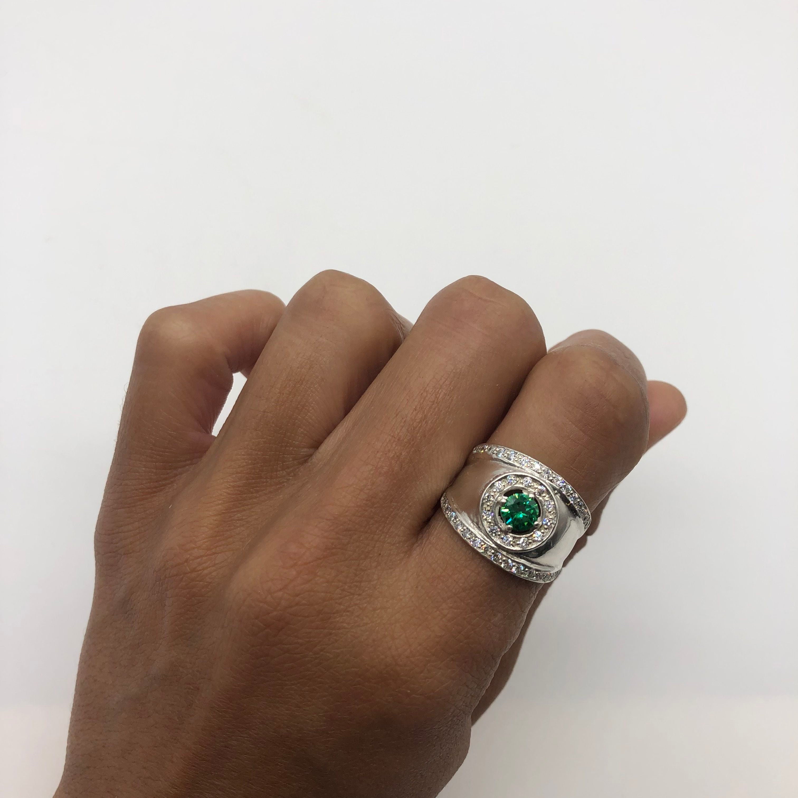 Elegant 925 Sterling Silver ring featuring a Round Created Green Emerald in a stunning Halo setting, perfect for gifts.
