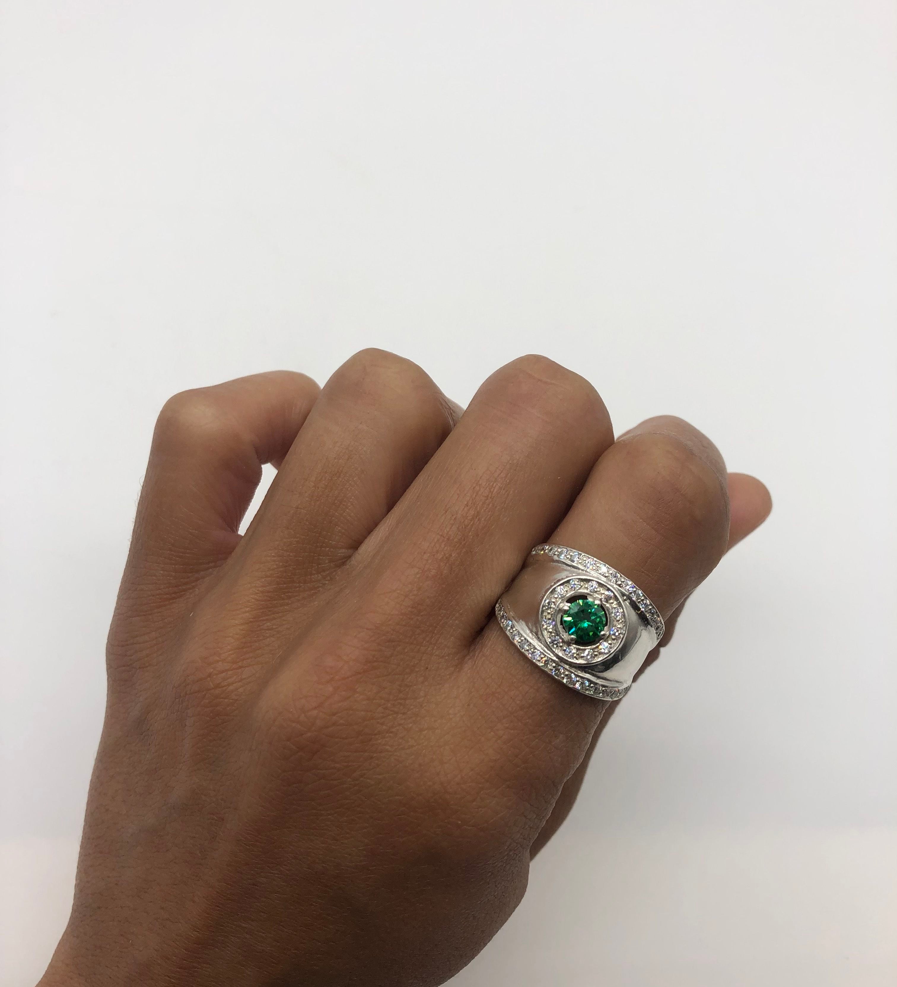 Elegant 925 Sterling Silver ring featuring a Round Created Green Emerald in a stunning Halo setting, perfect for gifts.