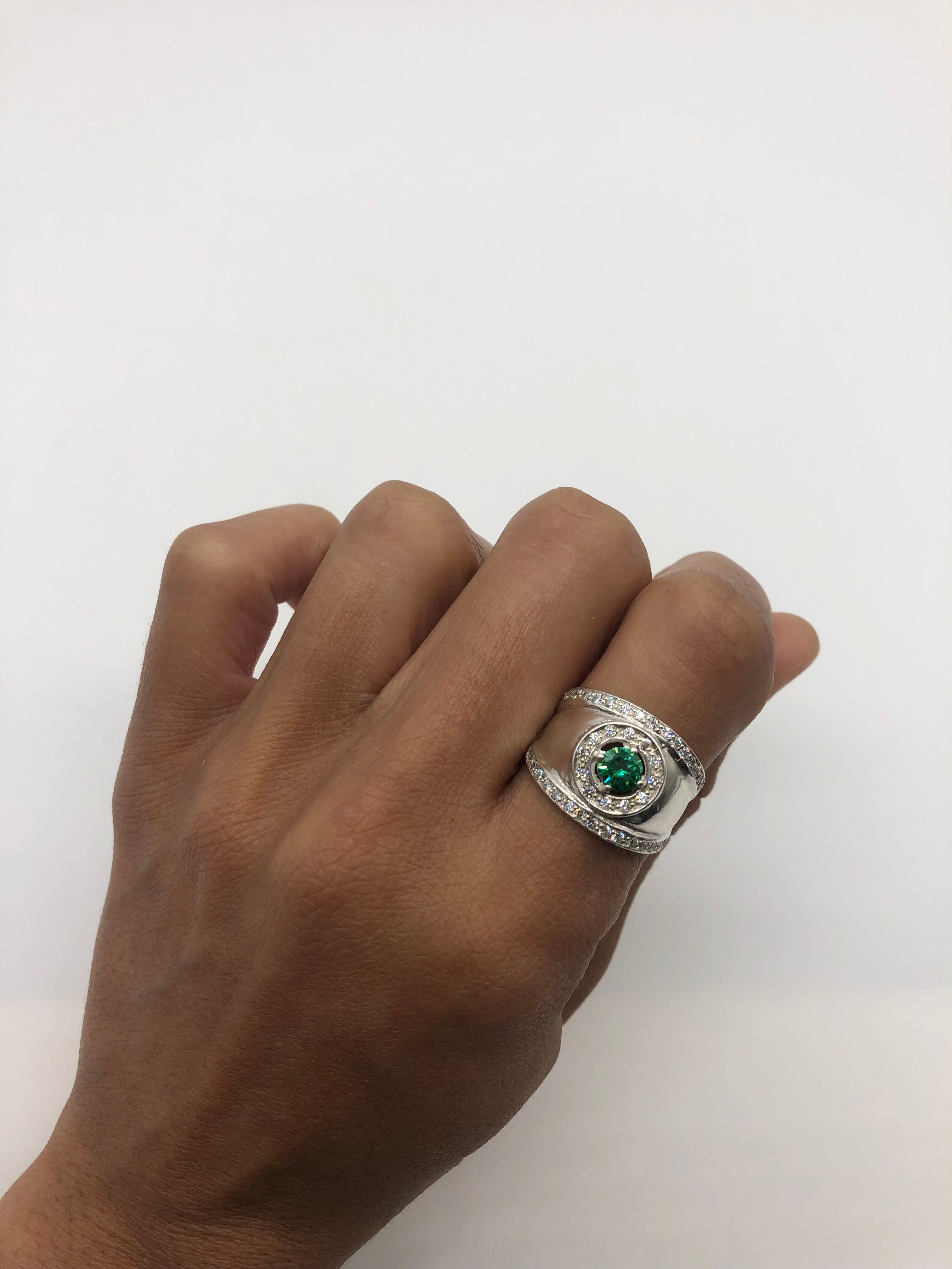 Elegant 925 Sterling Silver ring featuring a Round Created Green Emerald in a stunning Halo setting, perfect for gifts.