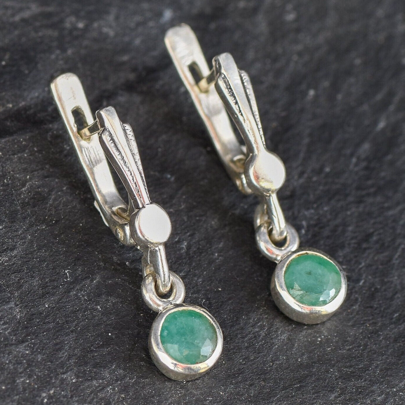 Emerald Earrings, Dangling Earrings, Natural Emerald, May Birthstone, Emerald Drop, Delicate Earrings, Minimalist Earrings, Vintage Earrings