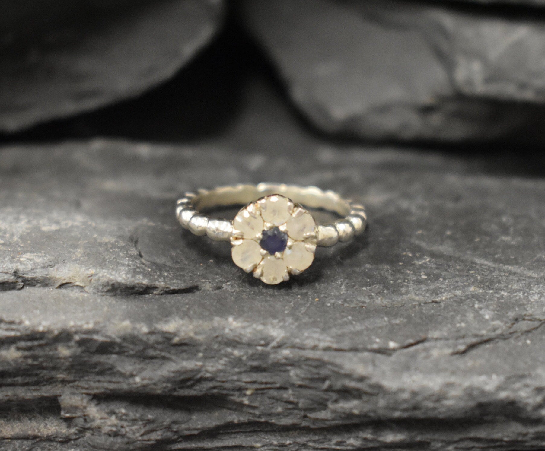 Daisy Ring, Rainbow Moonstone, Dainty Flower Ring, White Flower Ring, Vintage Ring, Flower Ring, Moonstone Ring, Solid Silver Ring, Sapphire