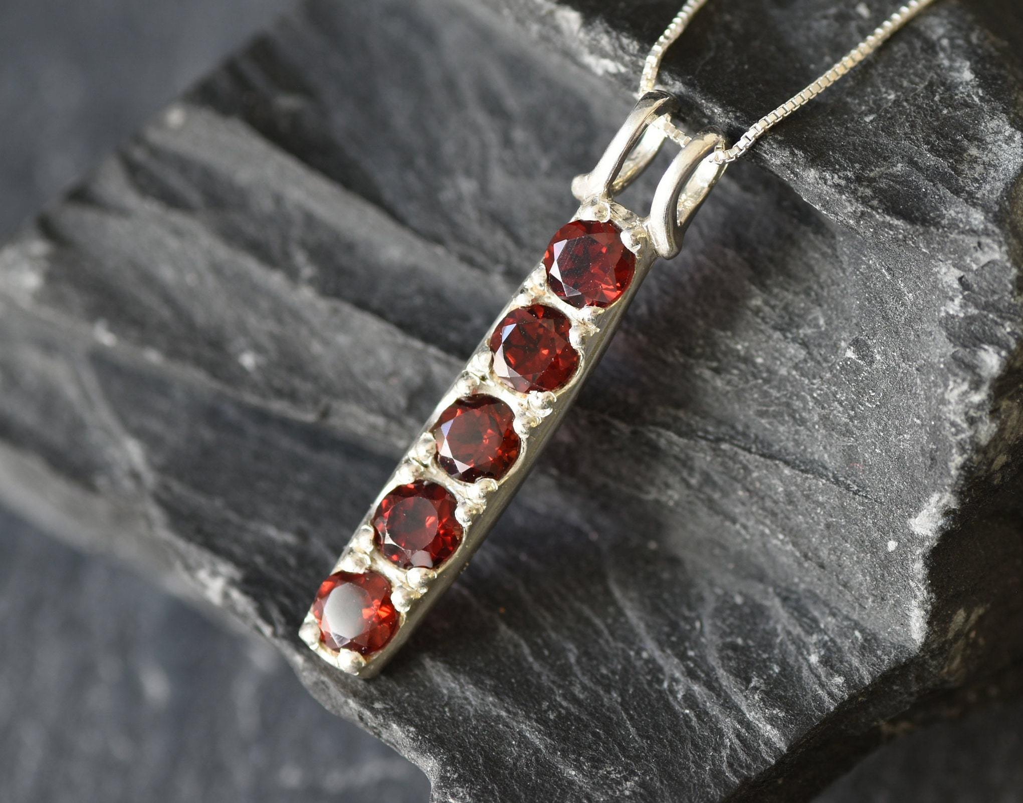 Garnet Pendant, Natural Garnet, January Birthstone, Red Line Pendant, Bar Pendant, Thick Pendant, Vintage Pendant, Red Pendant, 925 Silver