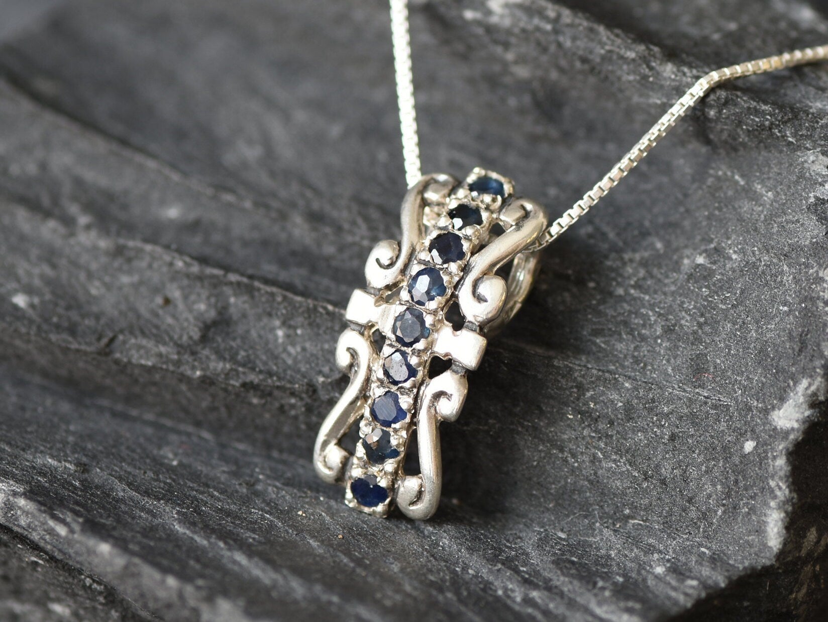 Elegant sapphire pendant necklace in 925 sterling silver, perfect for any occasion and a delightful birthday gift.
