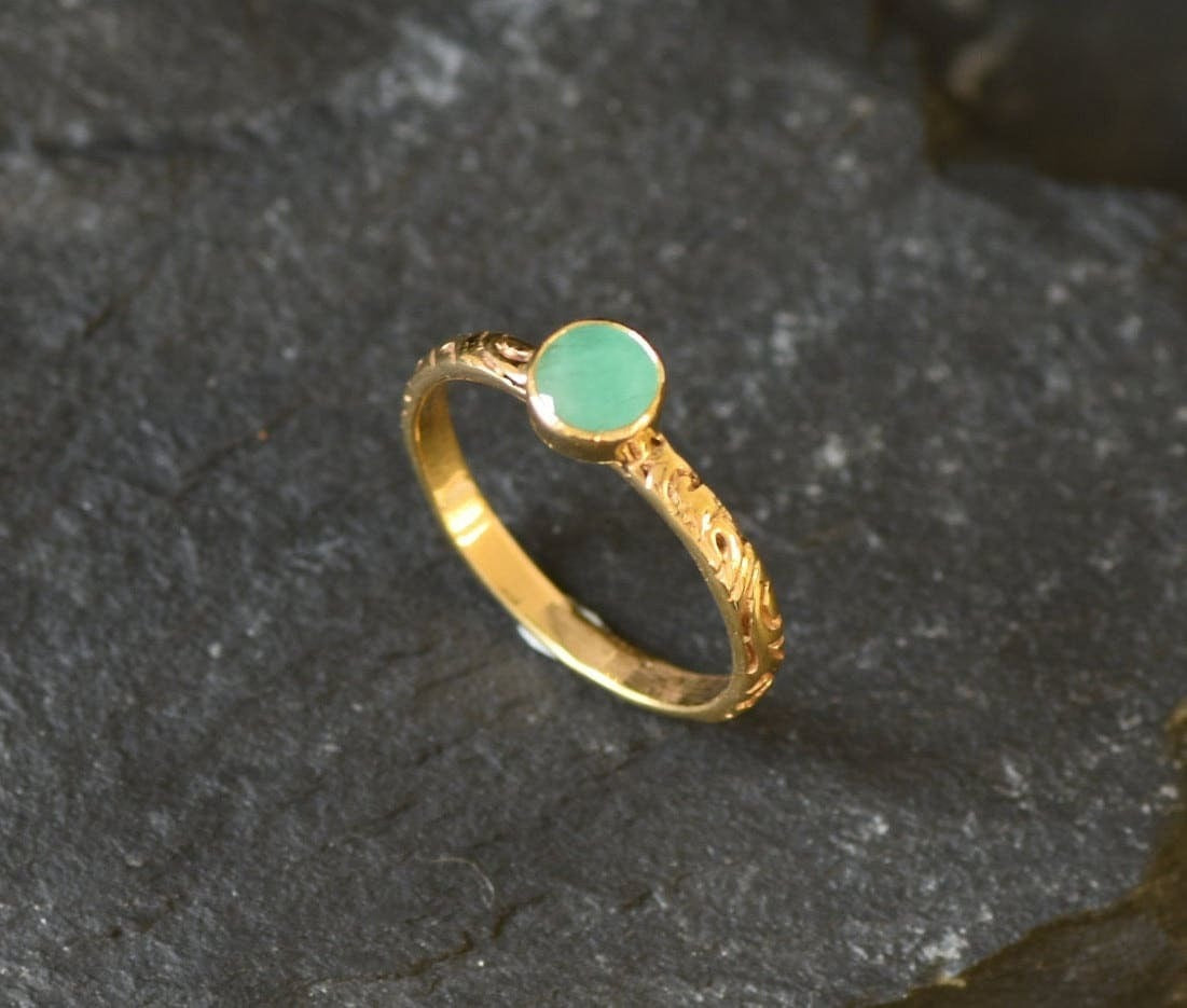 Elegant 18k Gold Vermeil Ring featuring a Round Natural Green Emerald, ideal for May birthdays and special occasions.