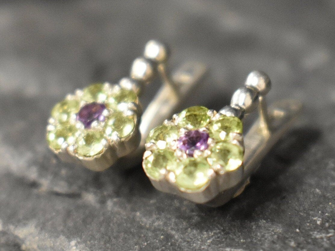 Peridot Earrings, Natural Peridot, August Birthstone, Flower Earrings, Vintage Flower Earrings, Silver Flower Studs, Solid Silver Earrings