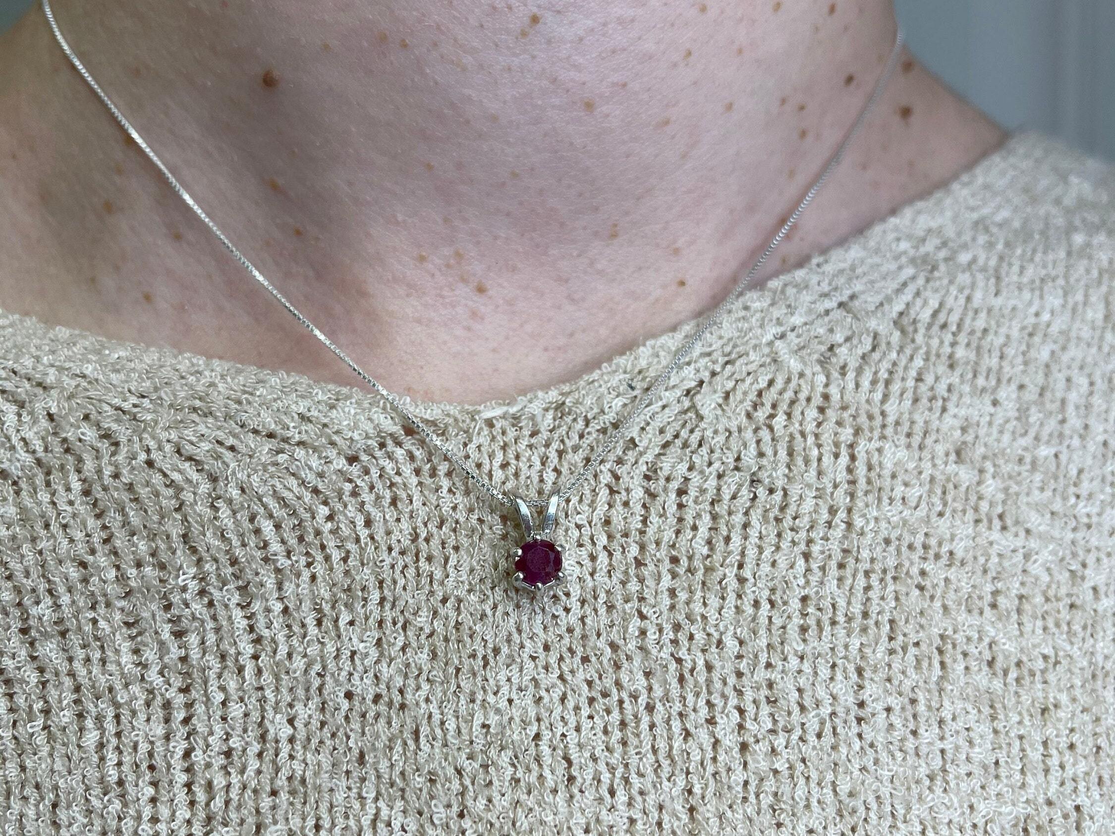 Chrome Pendant, Small Round Pendant, Natural Chrome Diopside, Chrome Necklace, Layering Necklace, Small Pendant, Solid Silver, Minimalist