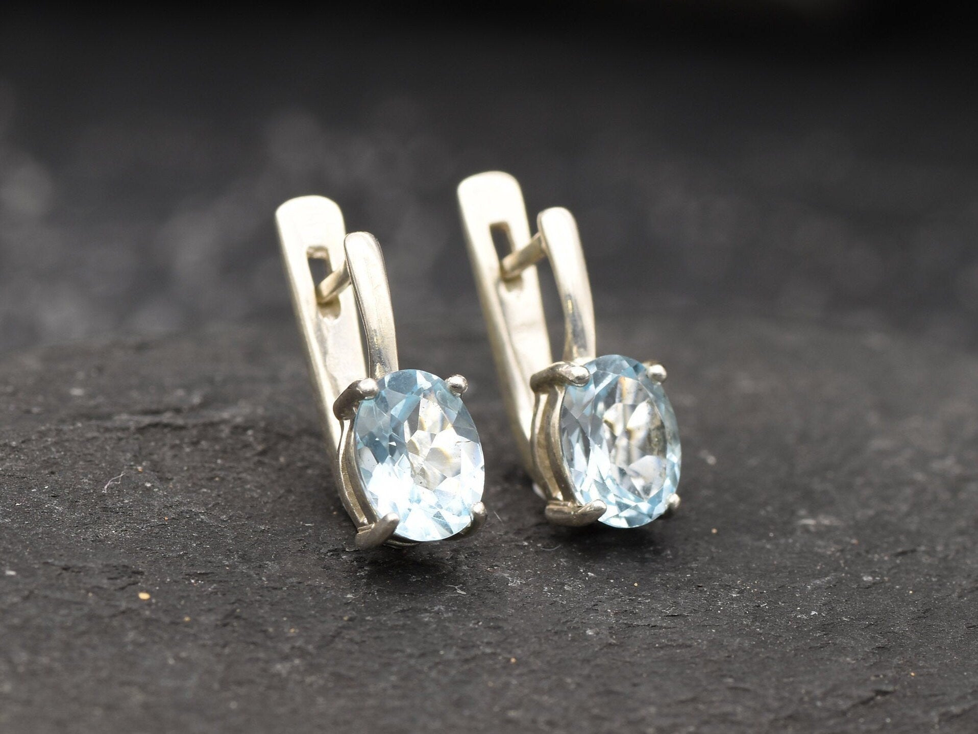 Blue Topaz Earrings, Minimal Earrings, December Birthstone, Natural Blue Topaz, Dainty Earrings, Blue Earrings, Blue Topaz Studs, 925 Silver