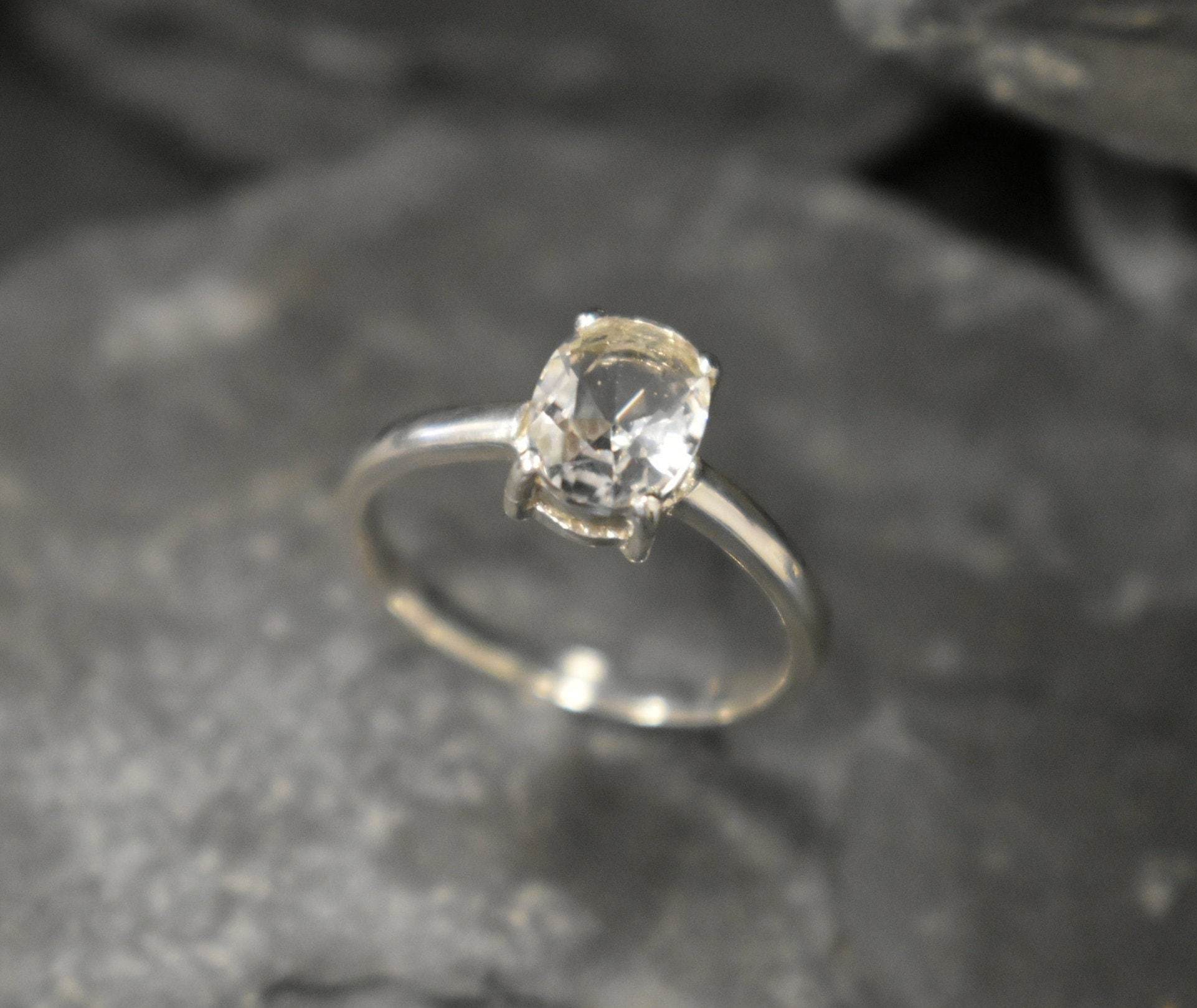 White Topaz Ring, Natural White Topaz, Oval Solitaire Ring, Dainty Ring, Diamond Ring, Dainty Oval Ring, Simple Ring, Solid Silver Ring
