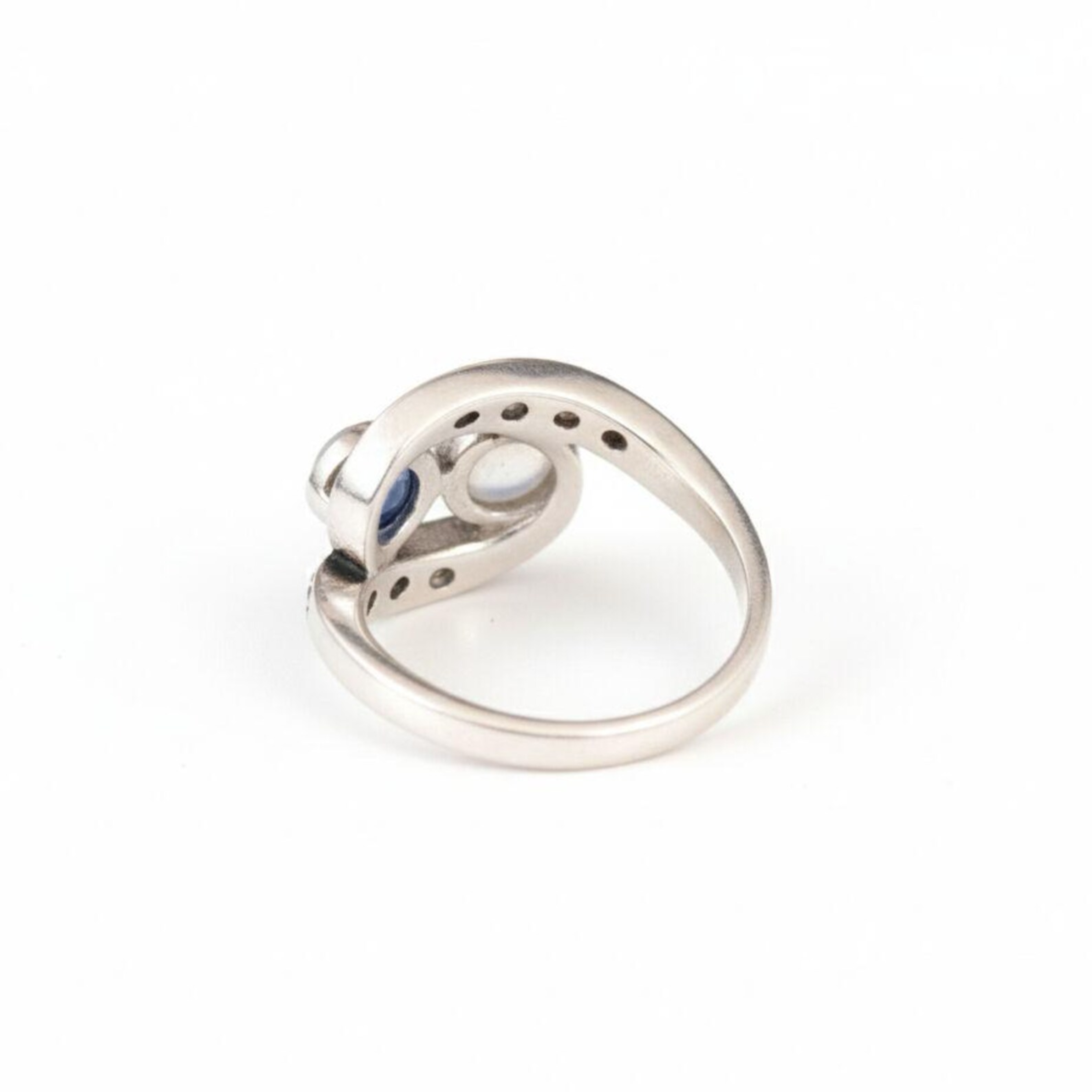 Ideal gifting ideas, Adina Stone Jewelry comes in a luxury cardboard box ready for gifting, green sustainable jewelry box.