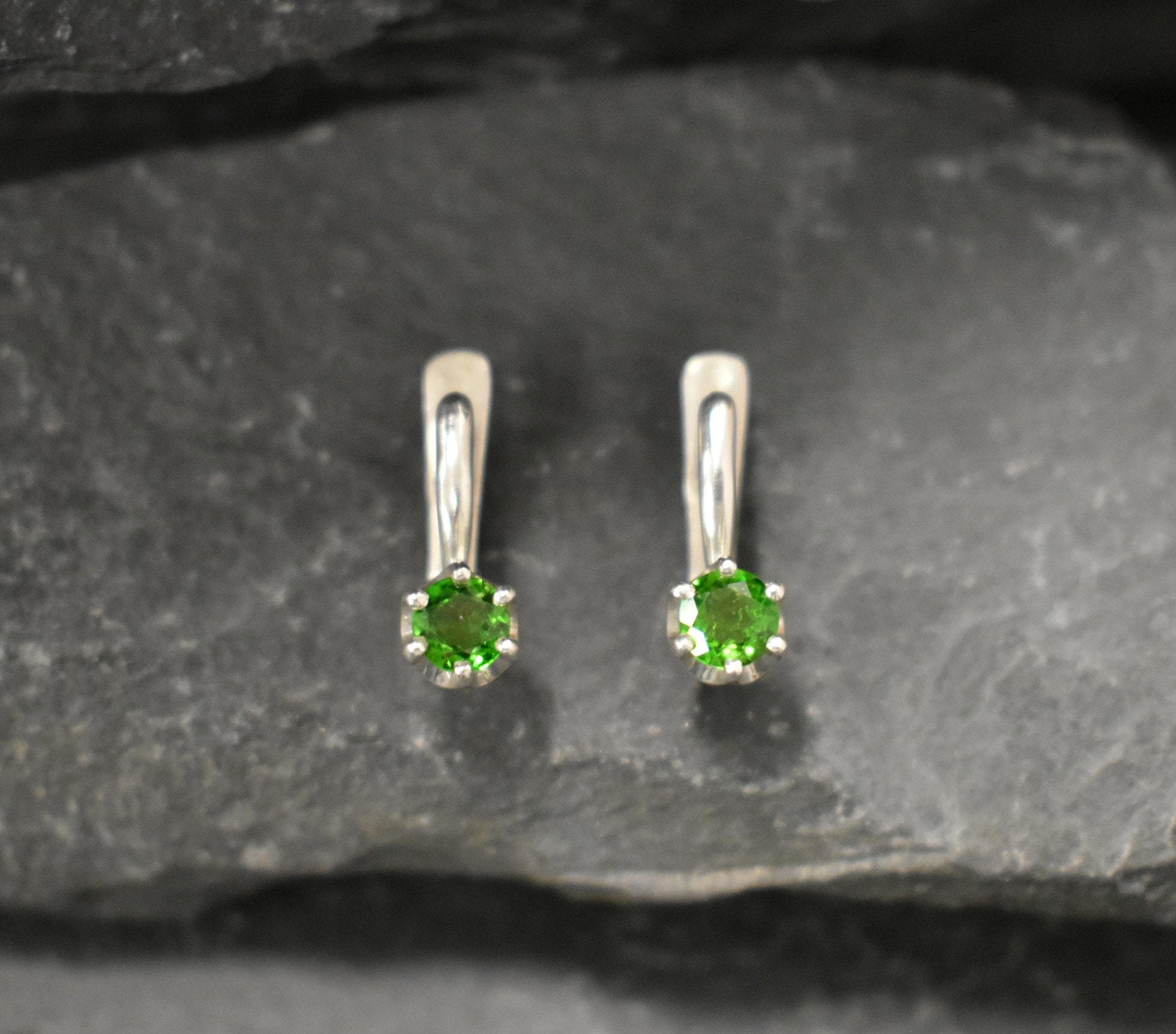 Chrome Diopside Earrings, Dainty Green Earrings, Pisces Birthstone, Green Studs, Simple Earrings, Vintage Earrings, Solid Silver Earrings