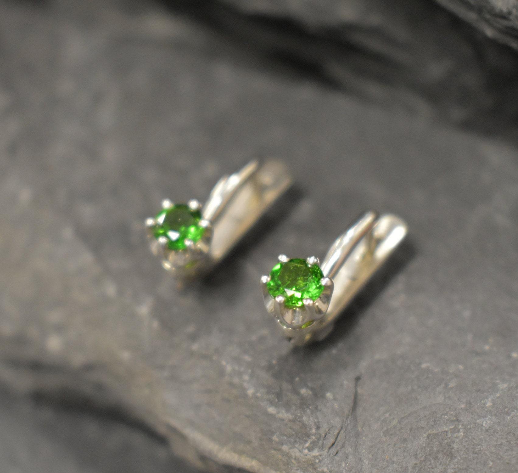 Chrome Diopside Earrings, Dainty Green Earrings, Pisces Birthstone, Green Studs, Simple Earrings, Vintage Earrings, Solid Silver Earrings