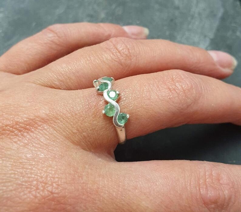 Elegant 925 Sterling Silver ring featuring a vibrant round Natural Green Emerald, ideal for birthdays and special occasions.