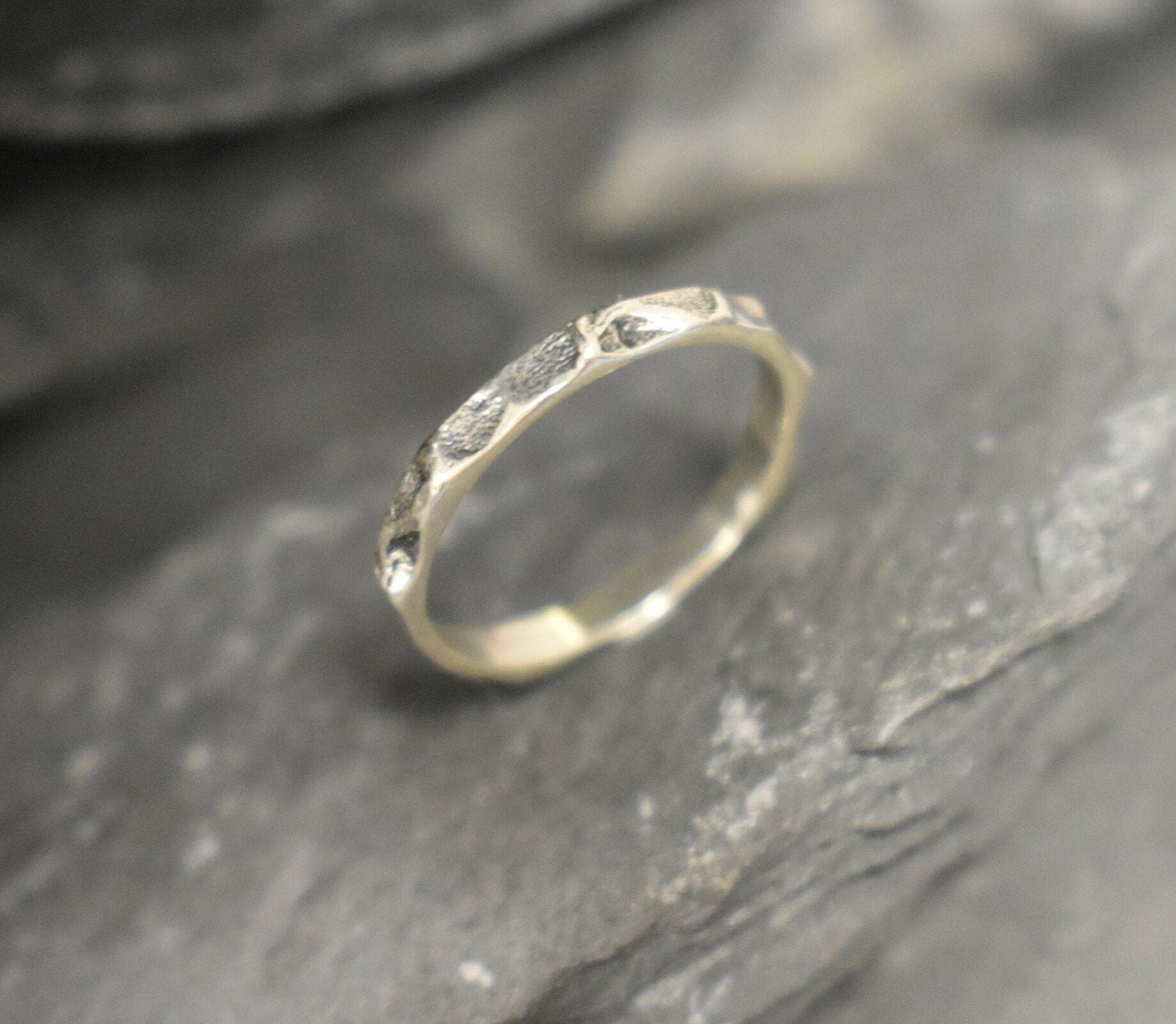 Silver Hammered Band, Stackable Band, Solid Silver Ring, Artistic Ring, Sterling Silver Ring, Vintage Ring, Patterned Band, Hammered Design