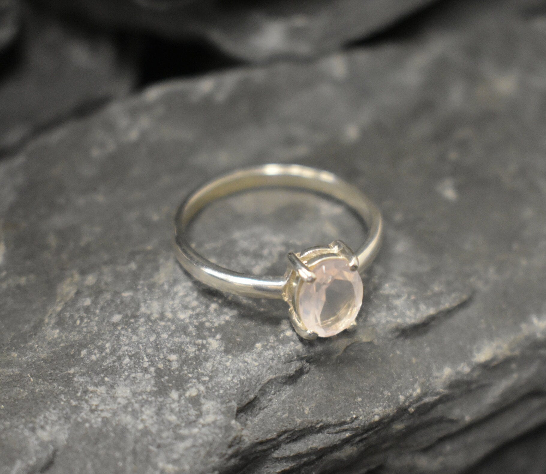 Rose Quartz Ring, Natural Rose Quartz, Solitaire Ring, Dainty Ring, Pink Solitaire Ring, Pink Diamond Ring, Dainty Oval Ring, Silver Ring