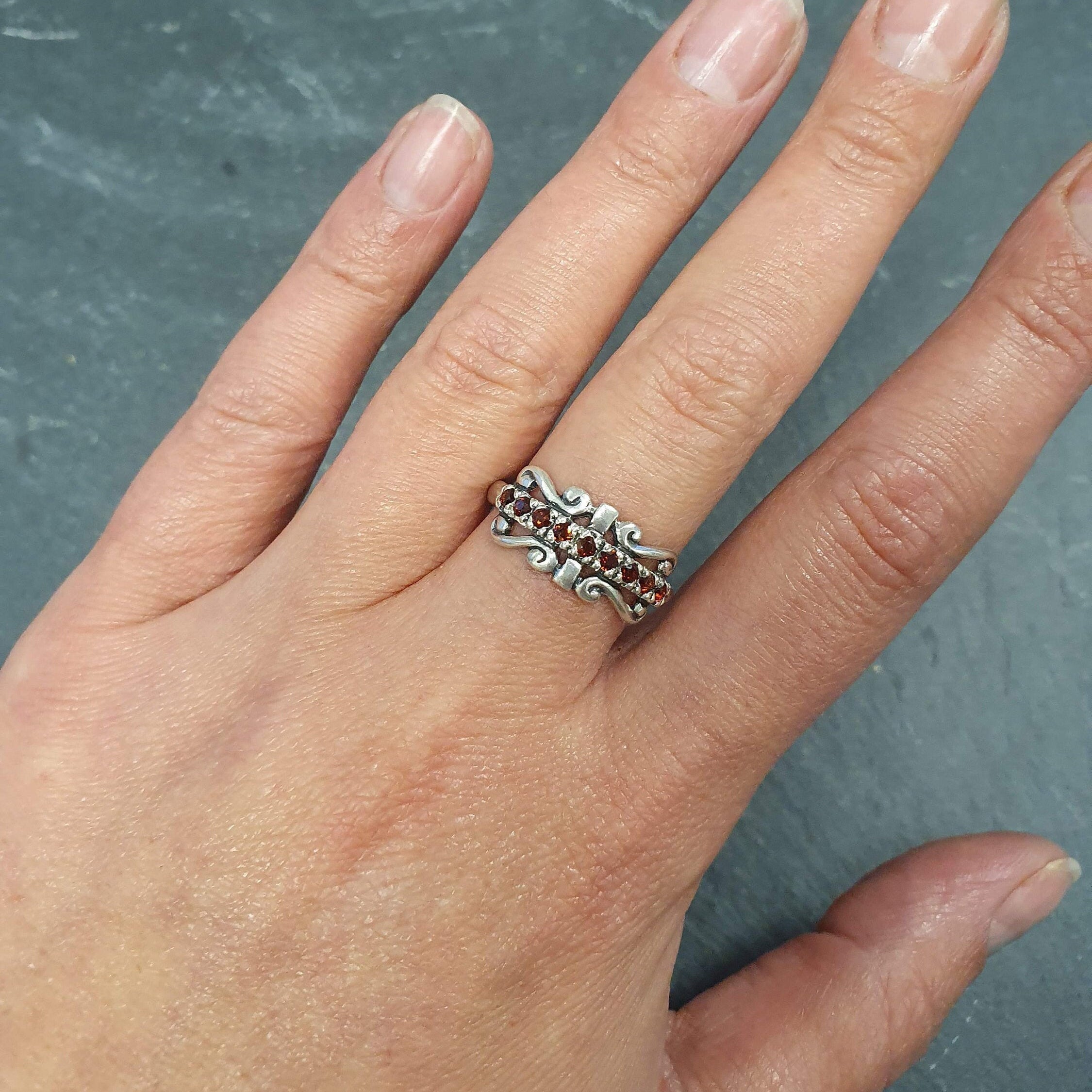 Garnet Tiara Ring, Natural Garnet, Crown Band, January Birthstone, Vintage Band, Tiara Band, Antique Ring, Dainty Band, Solid Silver Ring