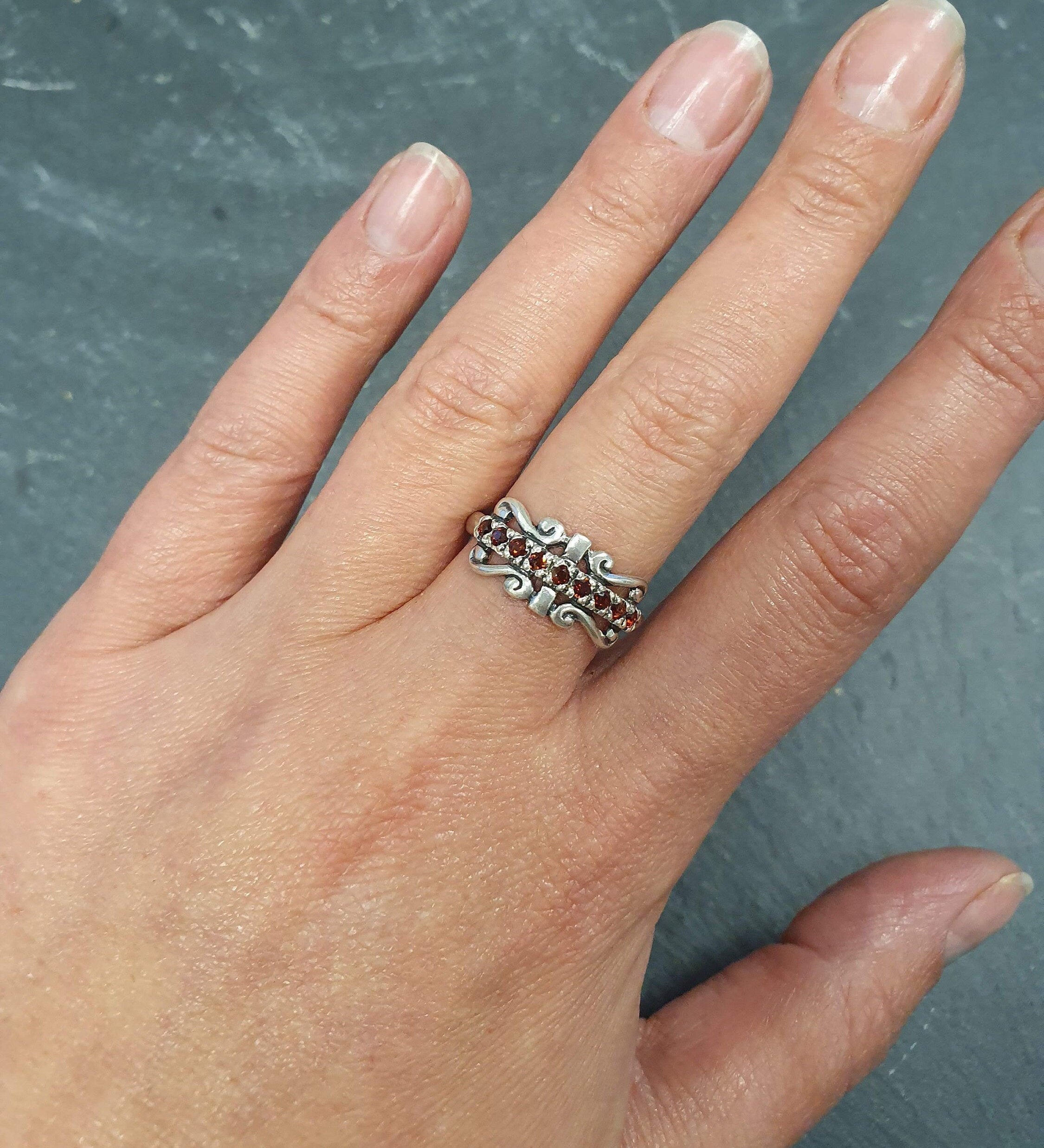 Garnet Tiara Ring, Natural Garnet, Crown Band, January Birthstone, Vintage Band, Tiara Band, Antique Ring, Dainty Band, Solid Silver Ring