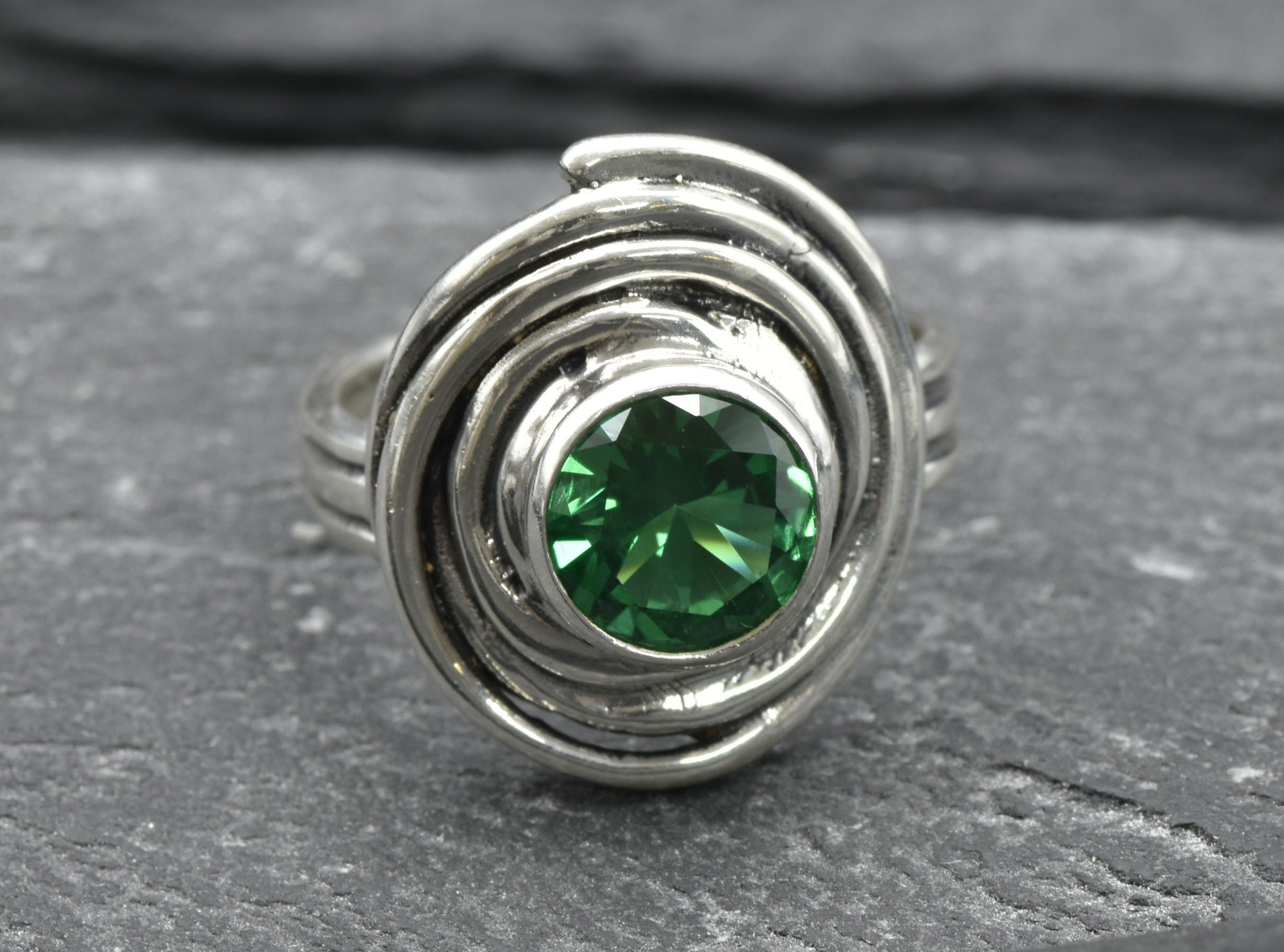 Distinctive 925 Sterling Silver ring featuring a round Created Green Emerald, a thoughtful gift for May birthdays and special moments.