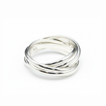 This 5 strand silver rolling ring in 925 sterling silver adds a touch of elegance, making it a great gift for any occasion.
