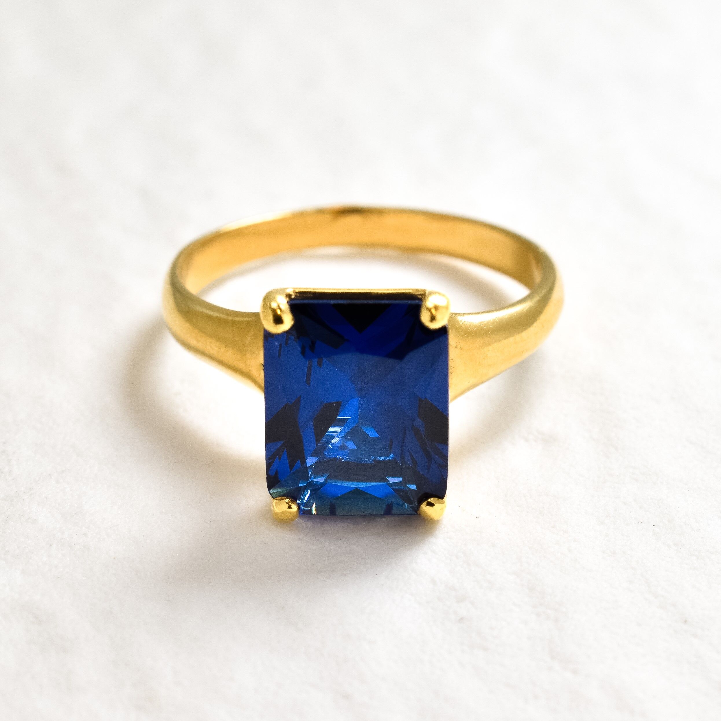 1059-R-cSAP: Gold Vermeil 18k Created Sapphire