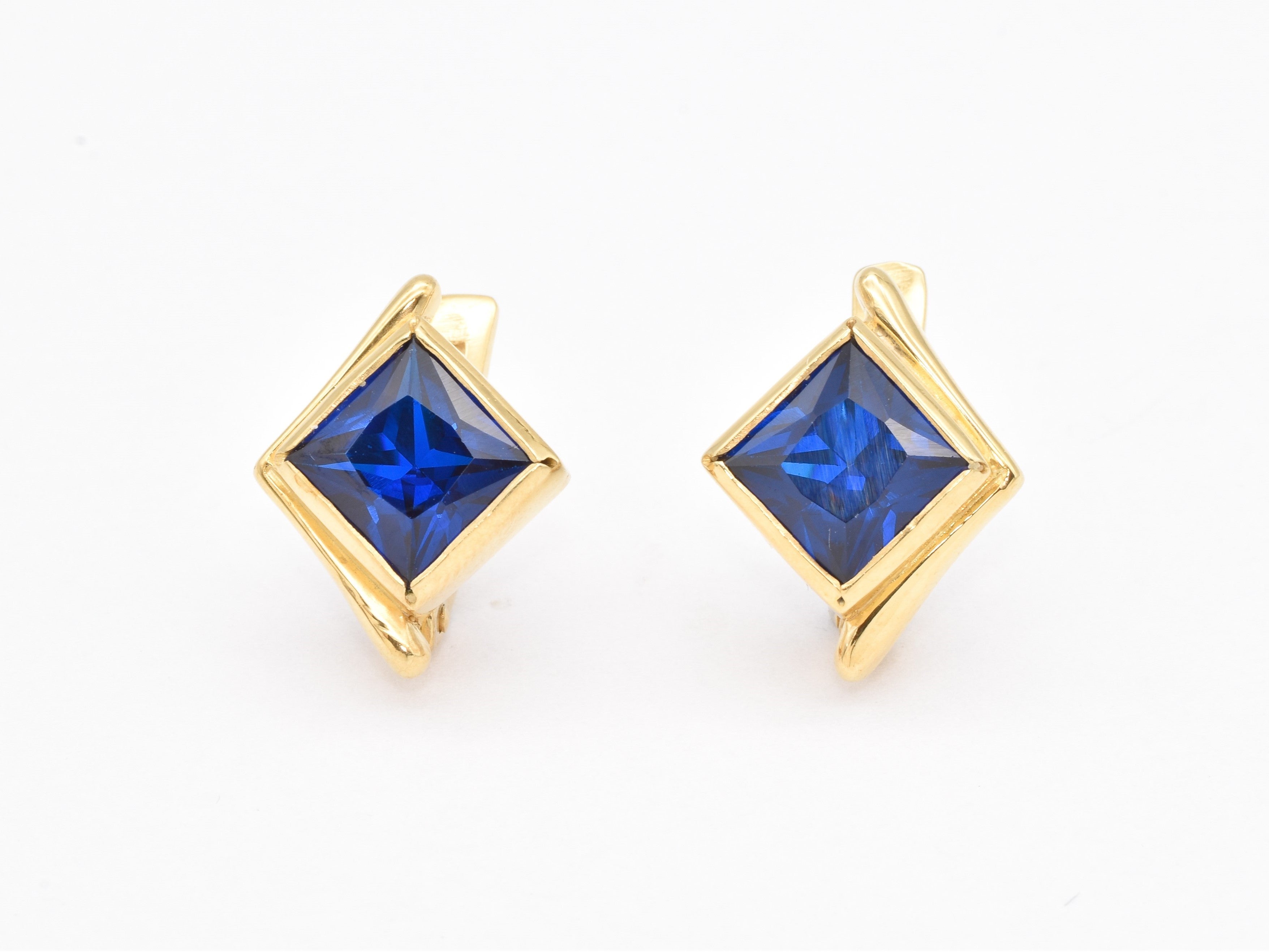 1017-E-cSAP: Gold Vermeil 18k Created Sapphire