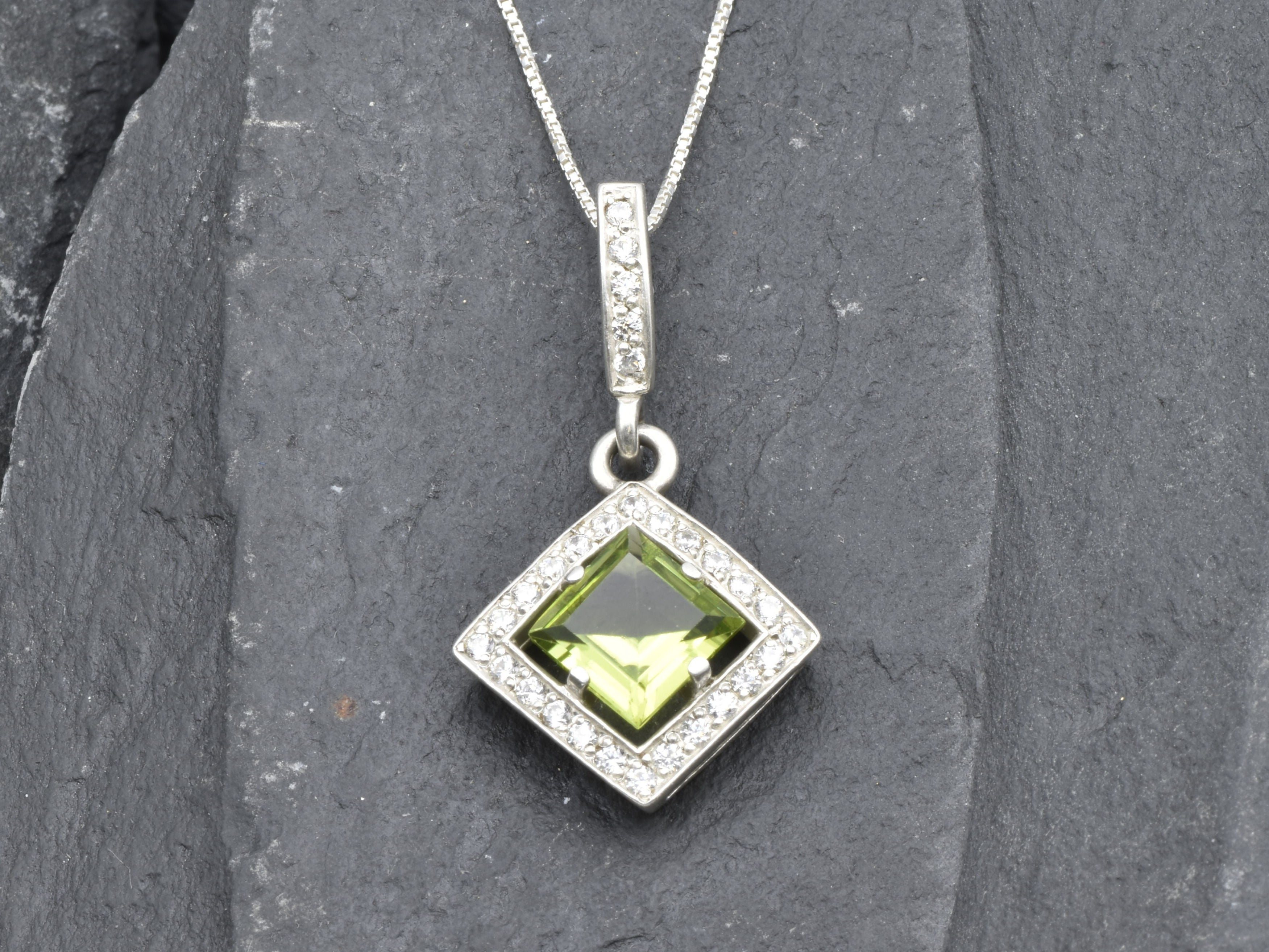 2130-P-nPER: Sterling Silver 925 Peridot