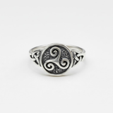 Triskelion Ring in 925 Sterling Silver - Unique vintage piece, great for daily style and thoughtful birthday presents.