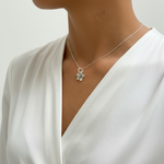 Delicate Silver Flower Necklace - Stunning Daisy Charm in 925 Sterling Silver, perfect for adding a touch of elegance to any outfit.