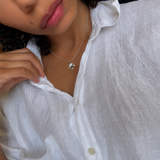Delicate Silver Flower Necklace - Stunning Daisy Charm in 925 Sterling Silver, perfect for adding a touch of elegance to any outfit.