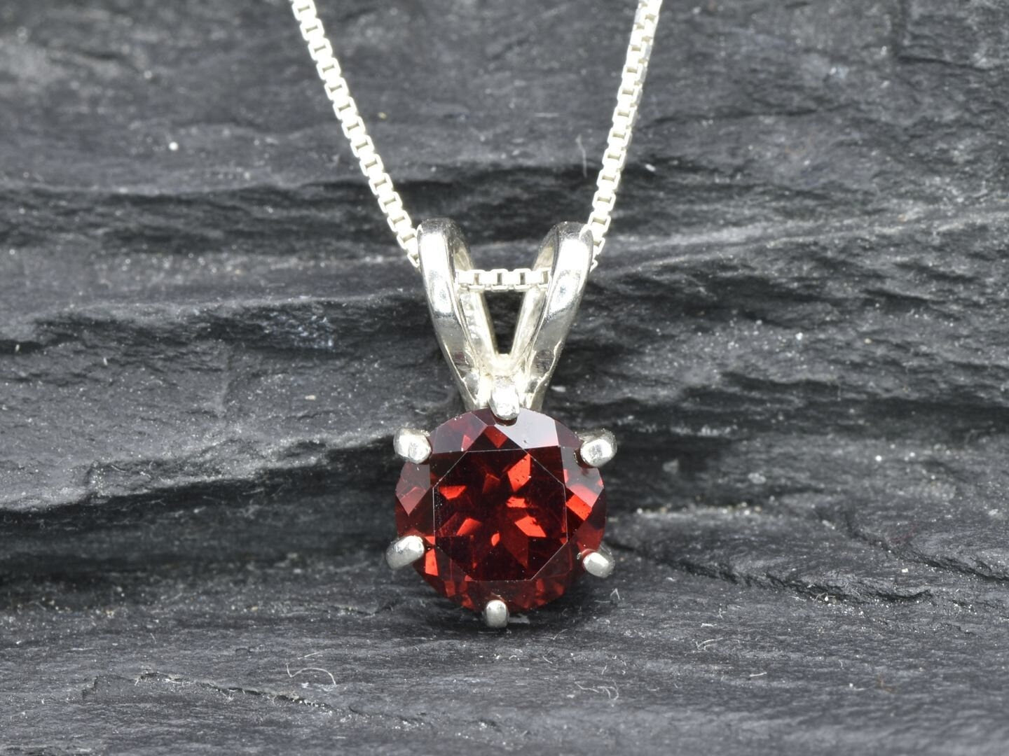 2748-P-nGAR: Sterling Silver 925 Natural Garnet