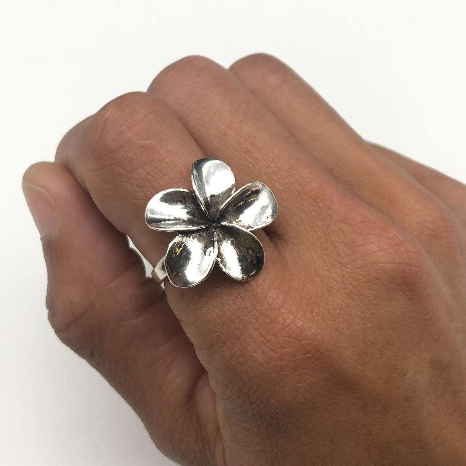 Elegant Hawaiian Flower Ring in 925 Sterling Silver - Perfect for daily wear, birthdays, and special occasions.